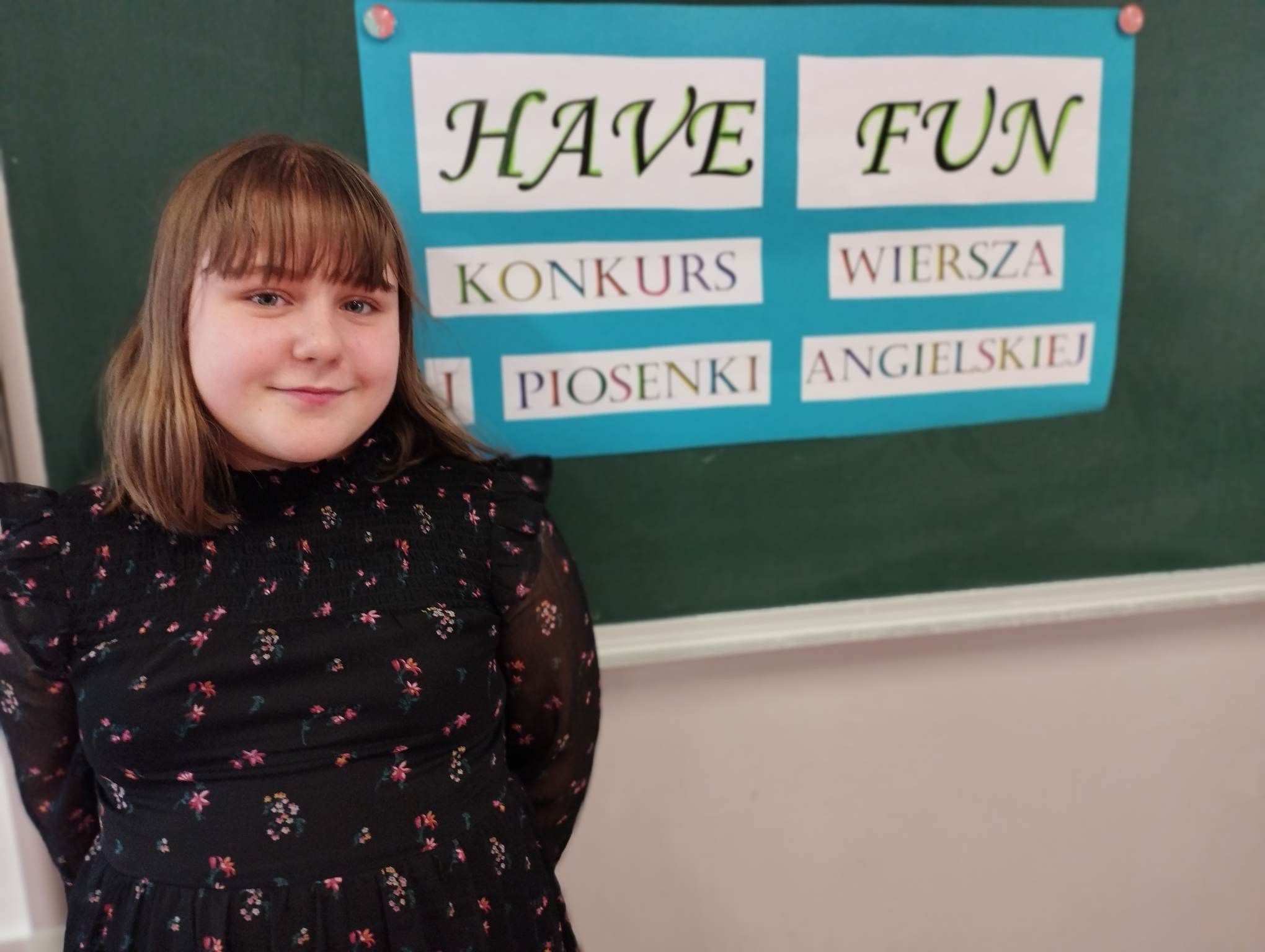 Laureaci szkolnego konkursu piosenki i wiersza w języku angielskim.