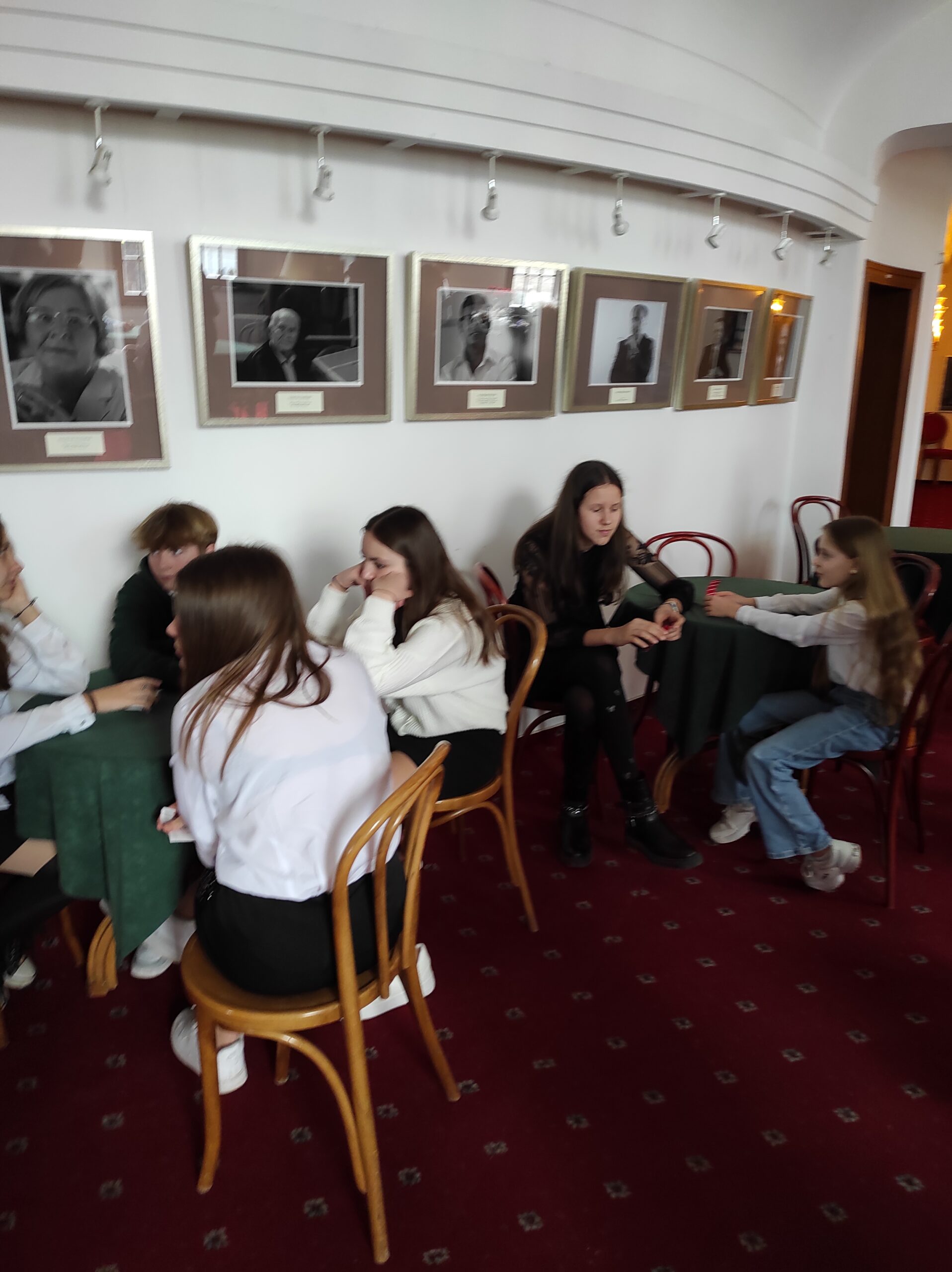 Uczniowie klas 6 w Teatrze Śląskim w Katowicach.