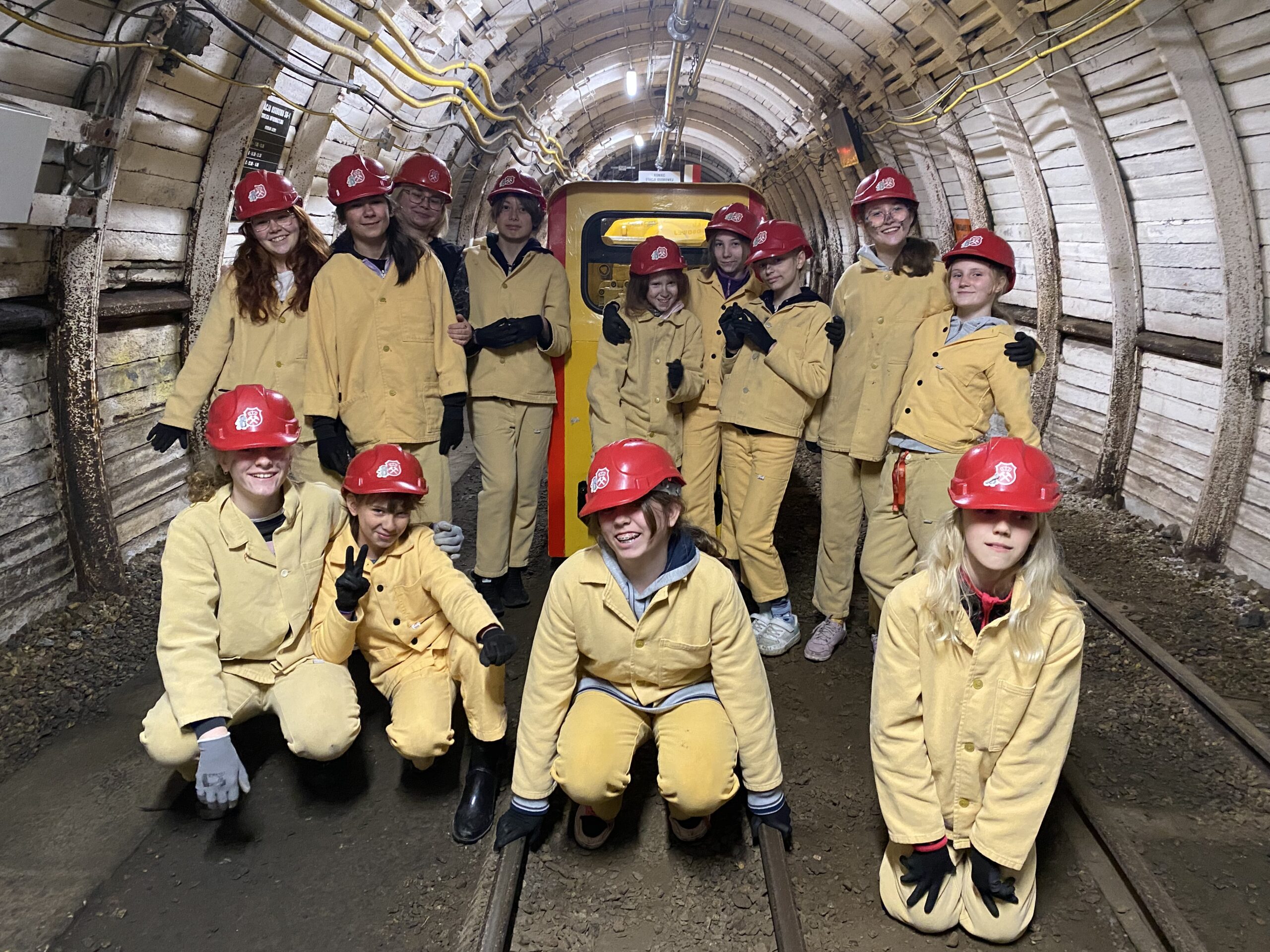 Uczniowie klasy 5c podczas wycieczki do kopalni Luiza w Zabrzu