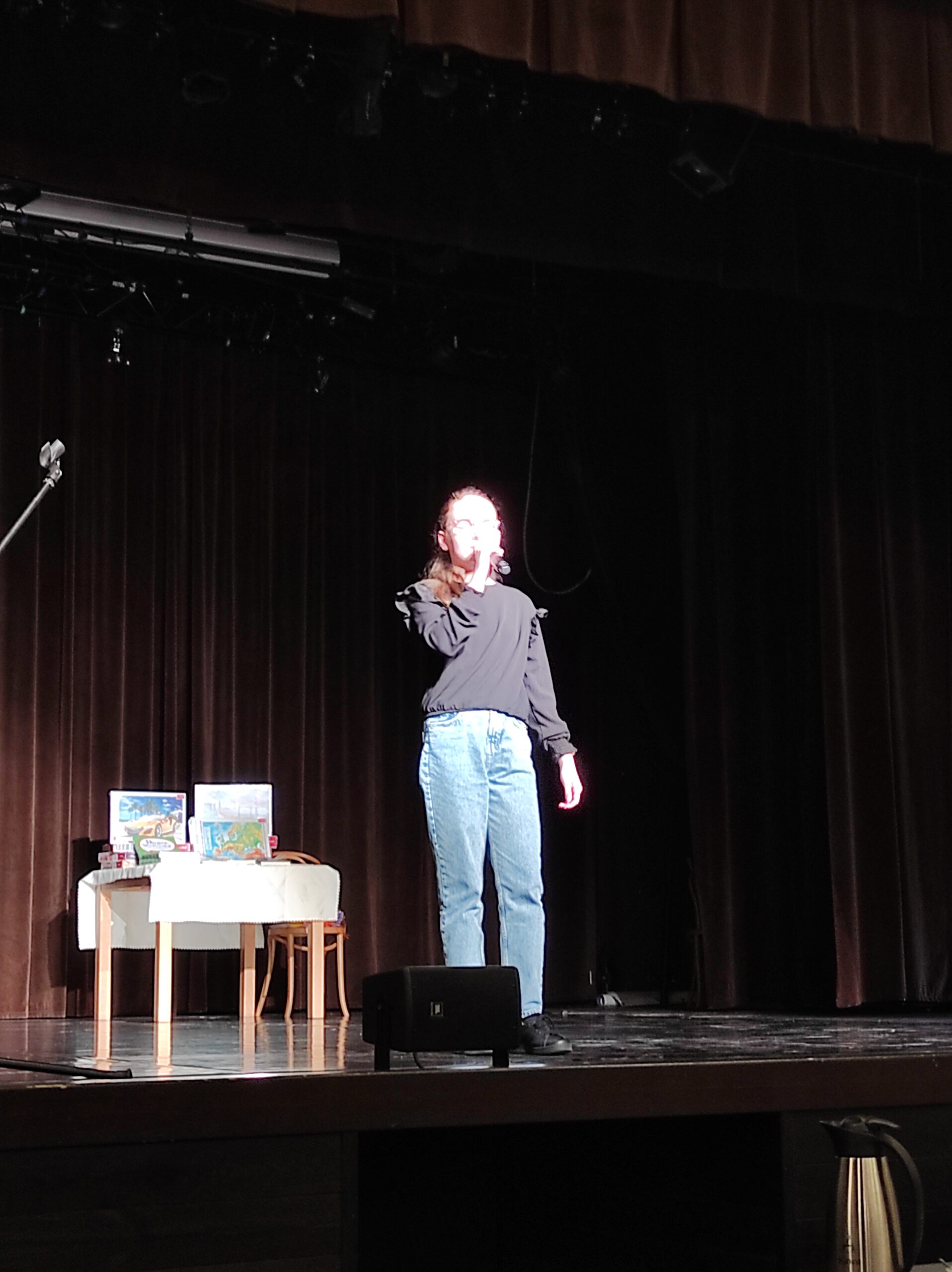 Julia Sergiejuk na Powiatowym konkursie poezji i prozy patriotycznej dla szkół”