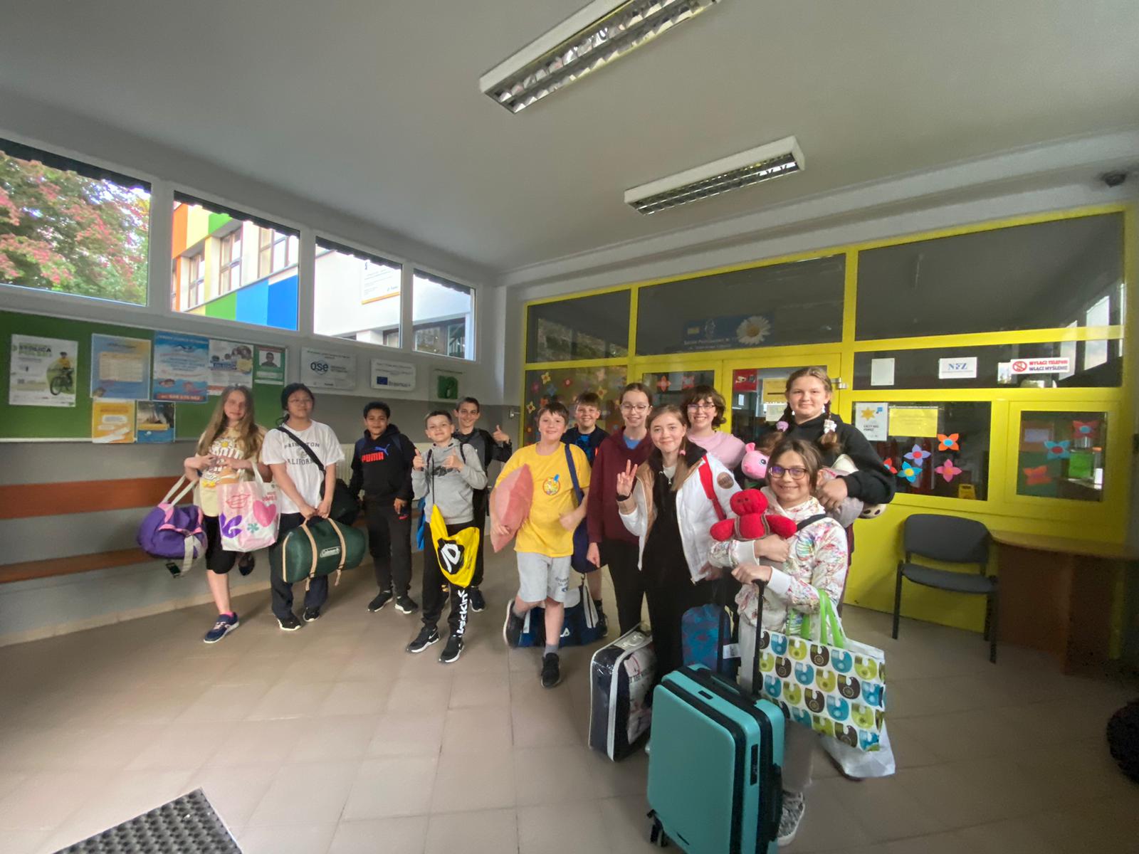 Początek naszej przygody – klasa 5b rozpoczyna noc w szkole.