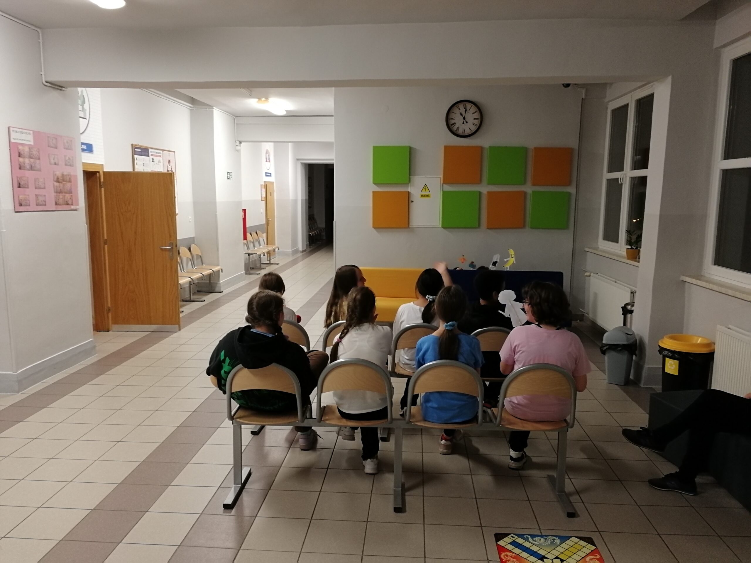 Przemeblowaliśmy korytarz, dzięki czemu znaleźliśmy się w teatrze.