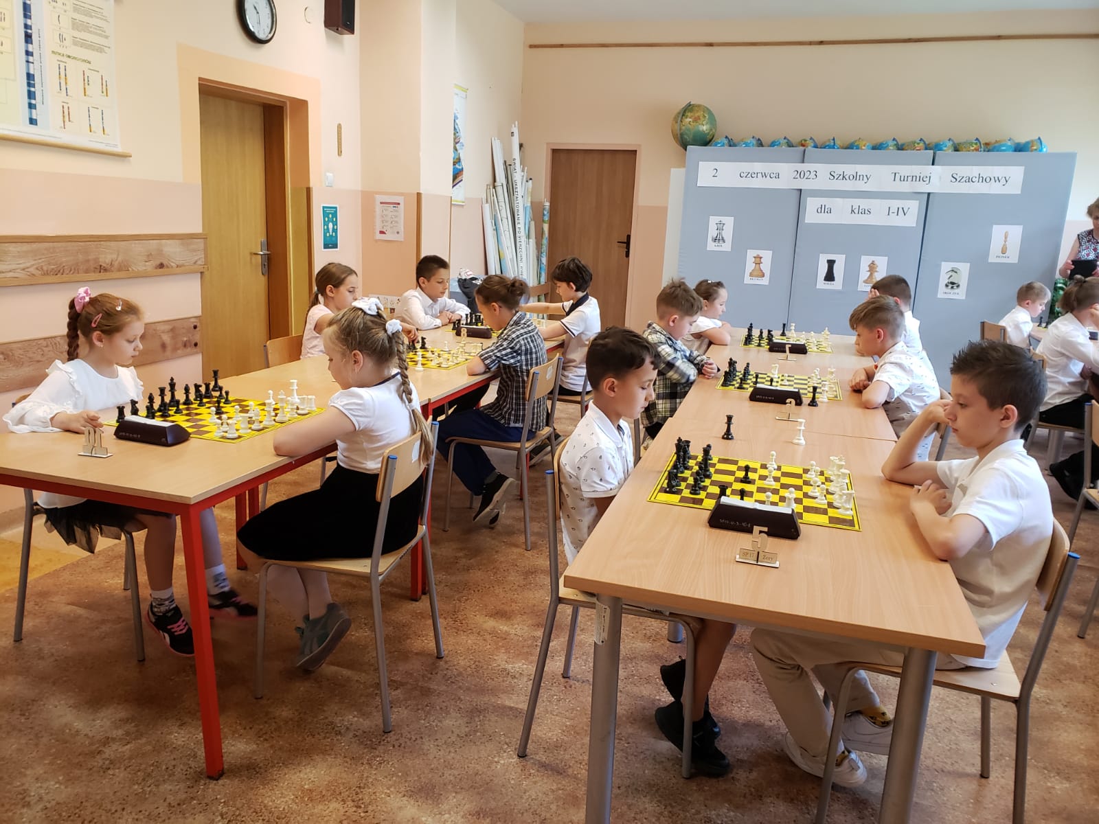 Fotorelacja ze Szkolnego Turnieju Szachowego.