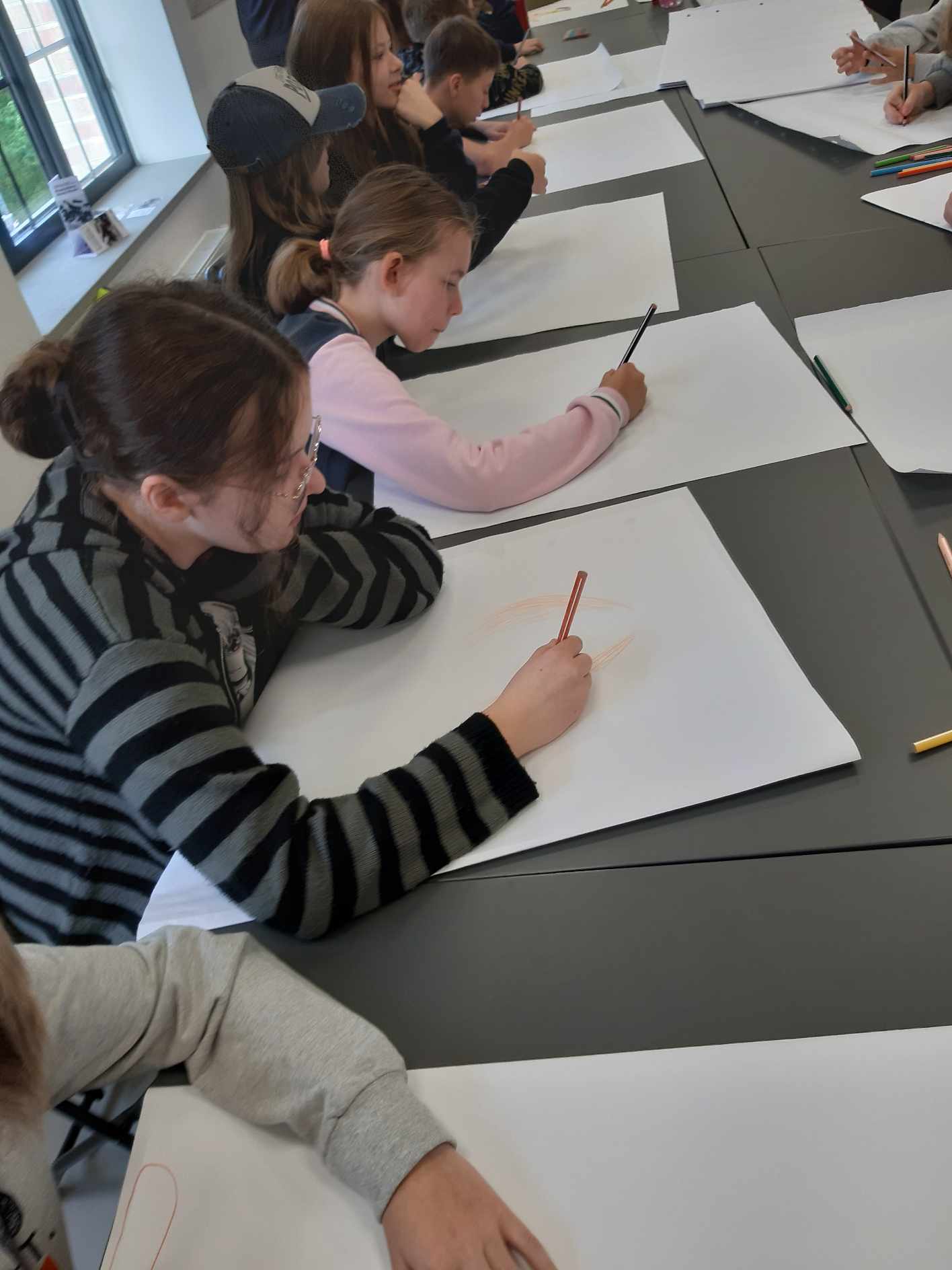 Klasa 5b na warsztatach storytelling w Miejskiej Bibliotece.