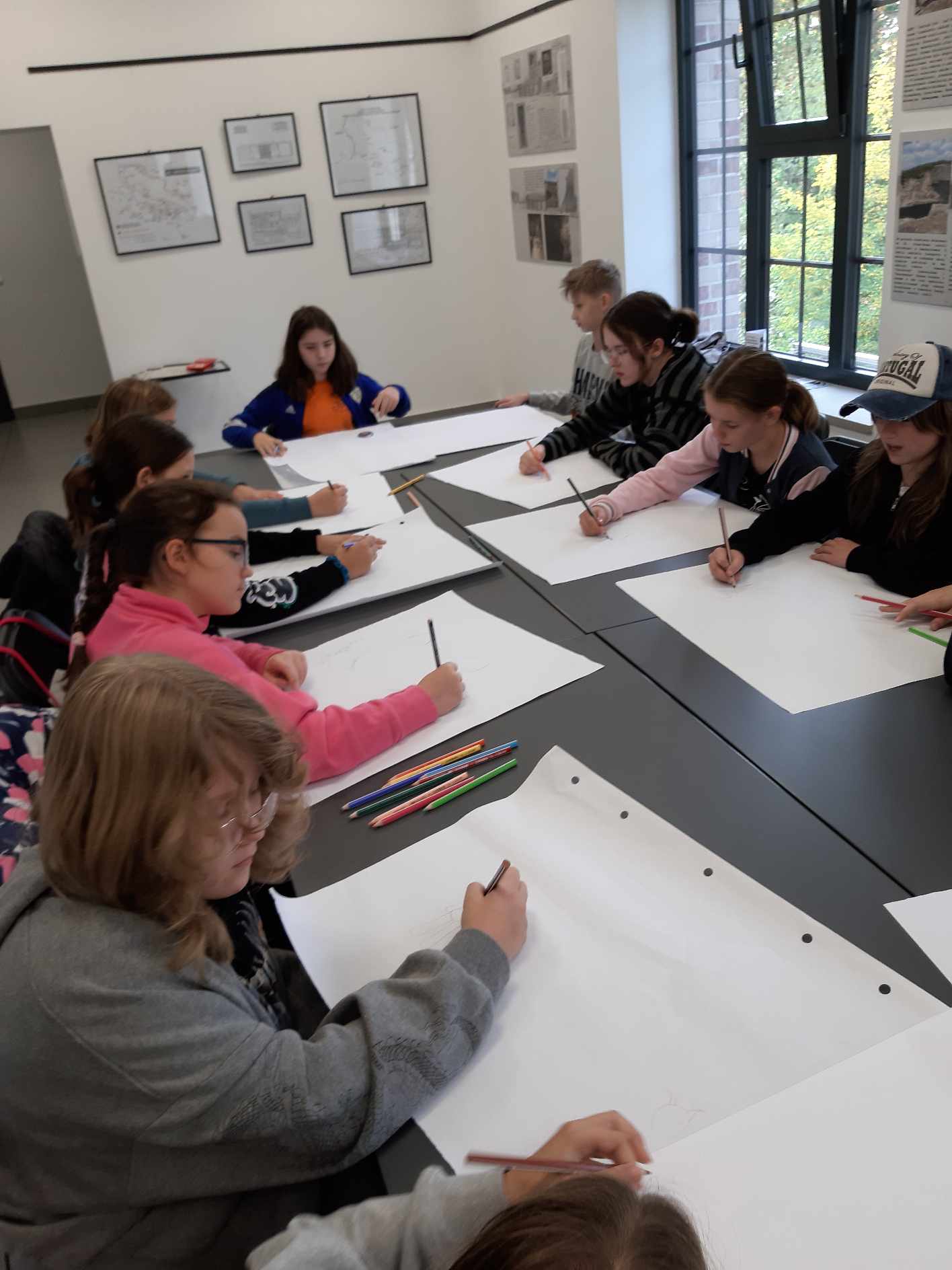 Klasa 5b na warsztatach storytelling w Miejskiej Bibliotece.