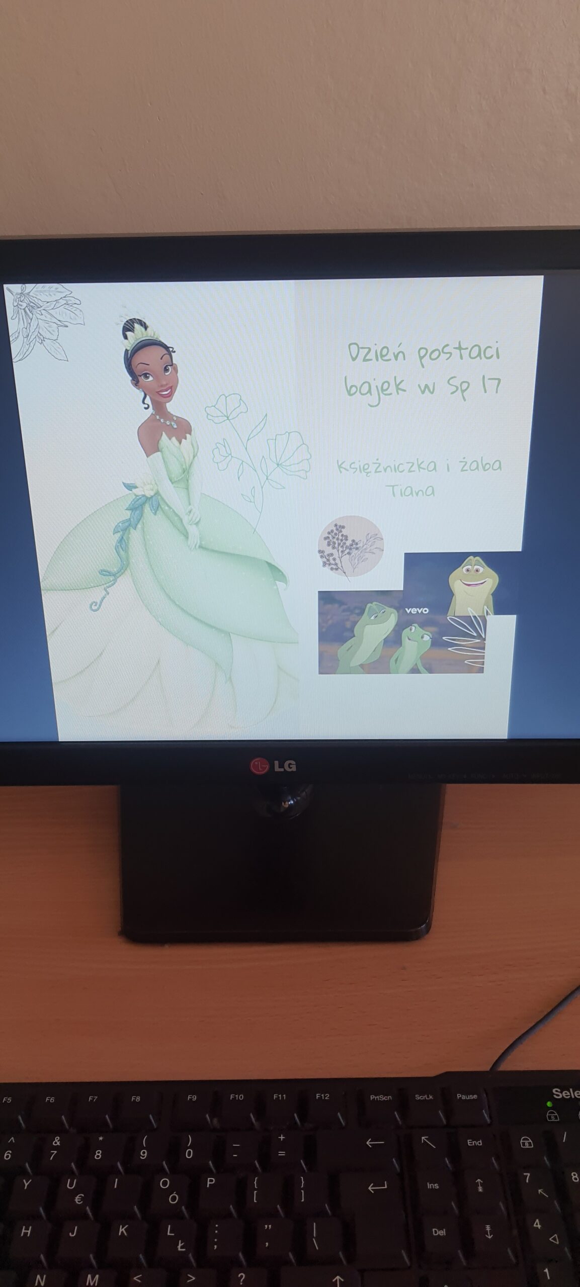 Prace graficzne wykonane przez uczniów klasy 3c w Canvie.