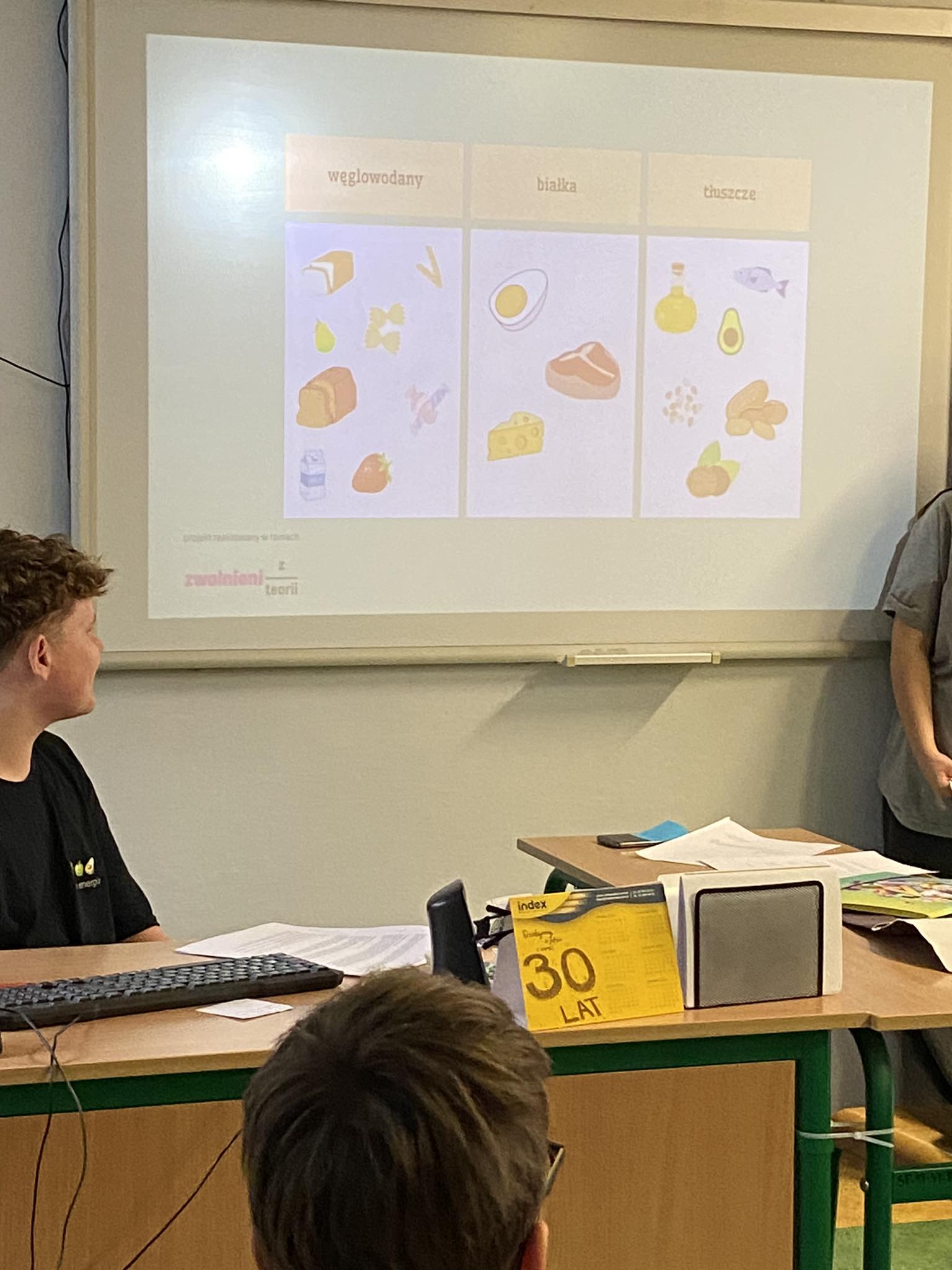 Uczniowie podczas zajęć "Czysta energia"