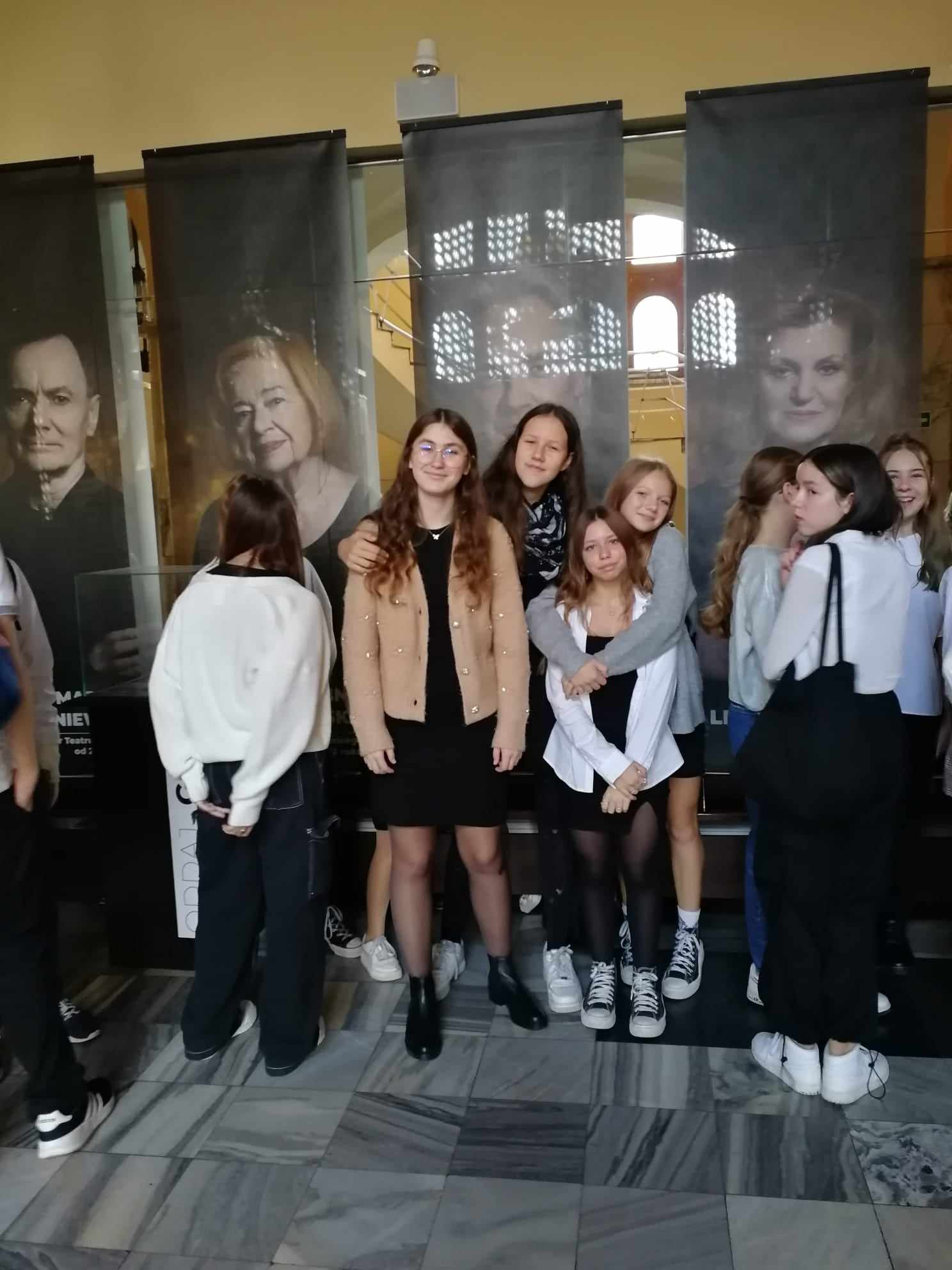 Uczniowie klas 7 w Teatrze Nowym w Zabrzu.