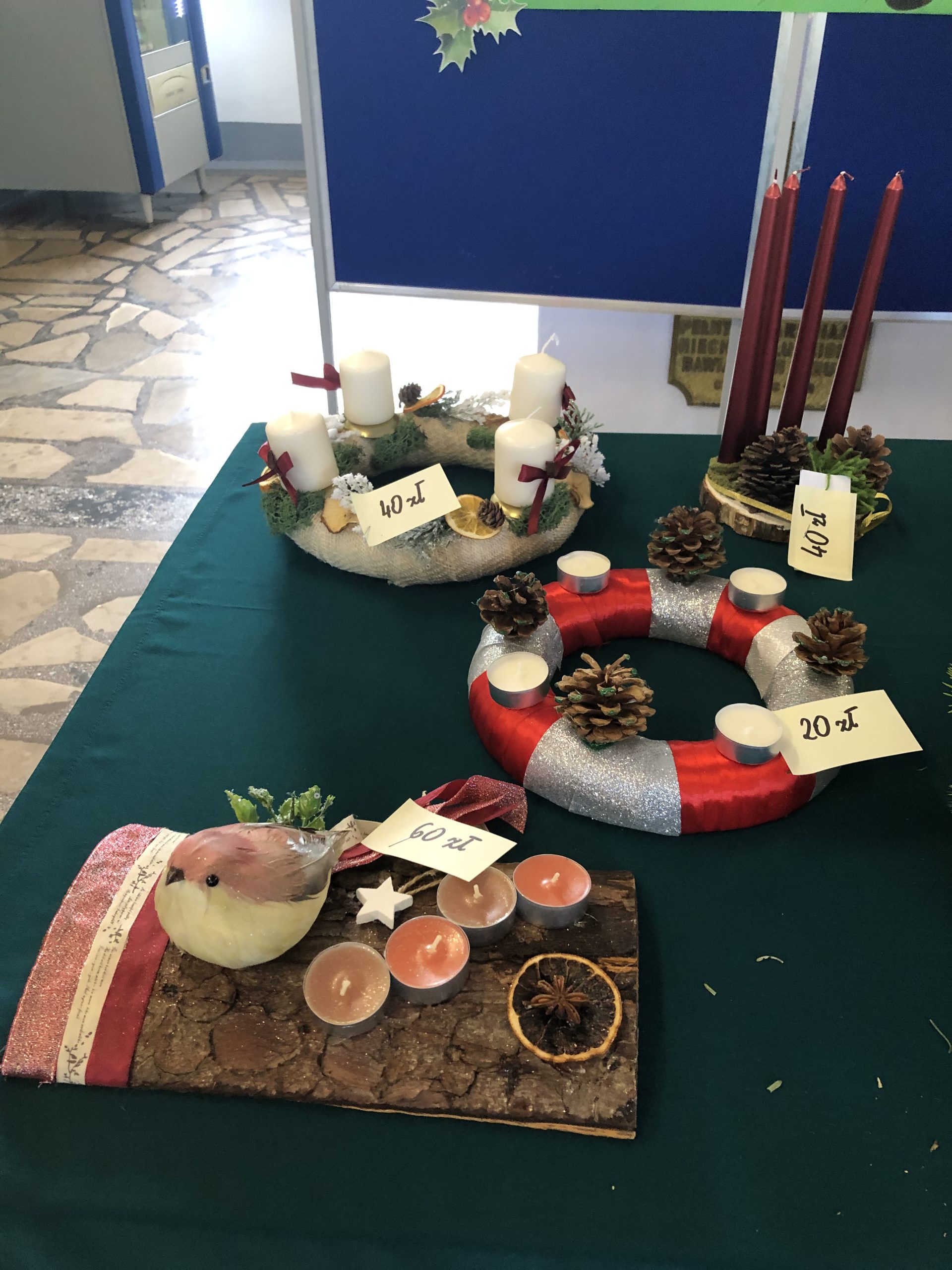 SZKOLNY KIERMASZ ADWENTOWY