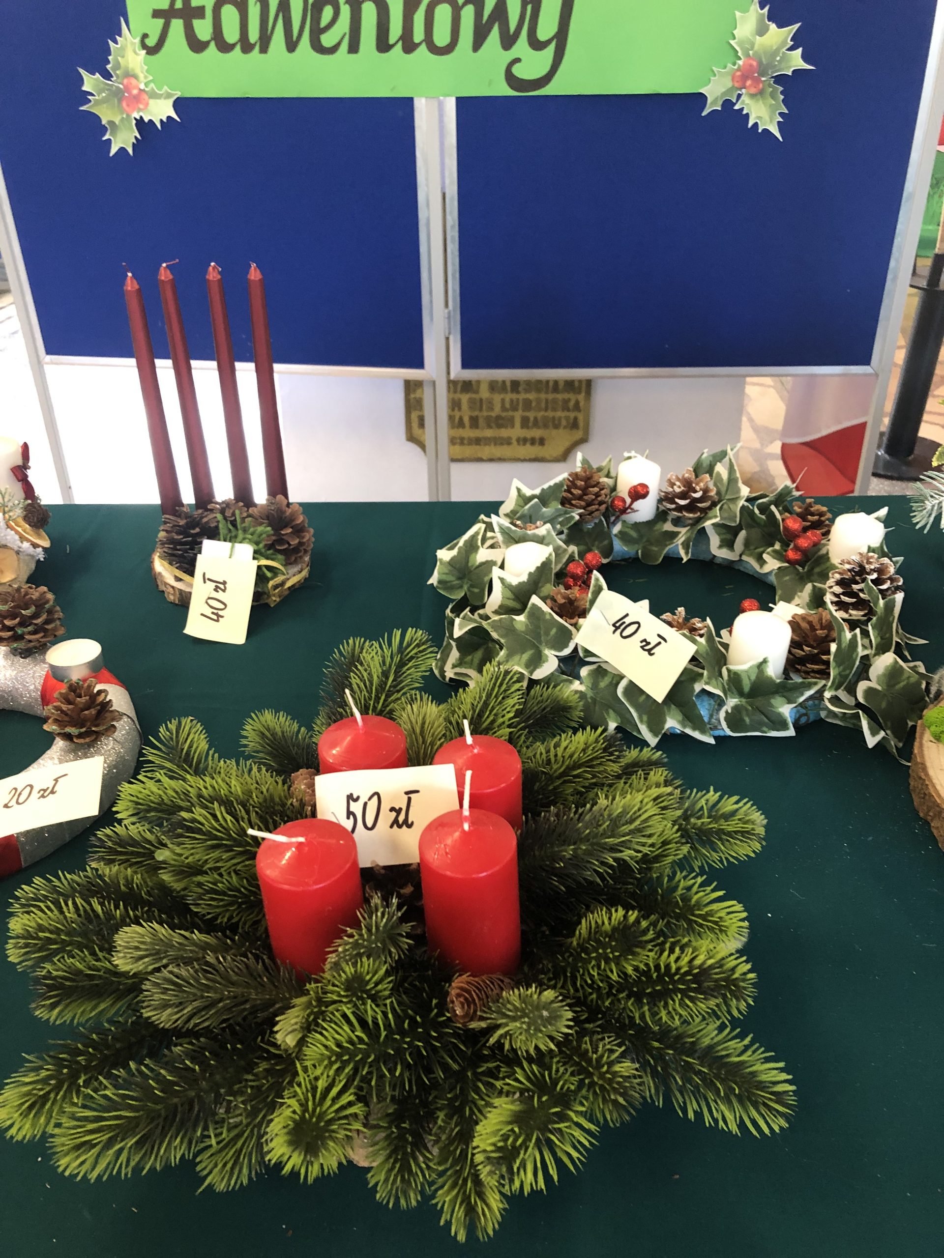 SZKOLNY KIERMASZ ADWENTOWY