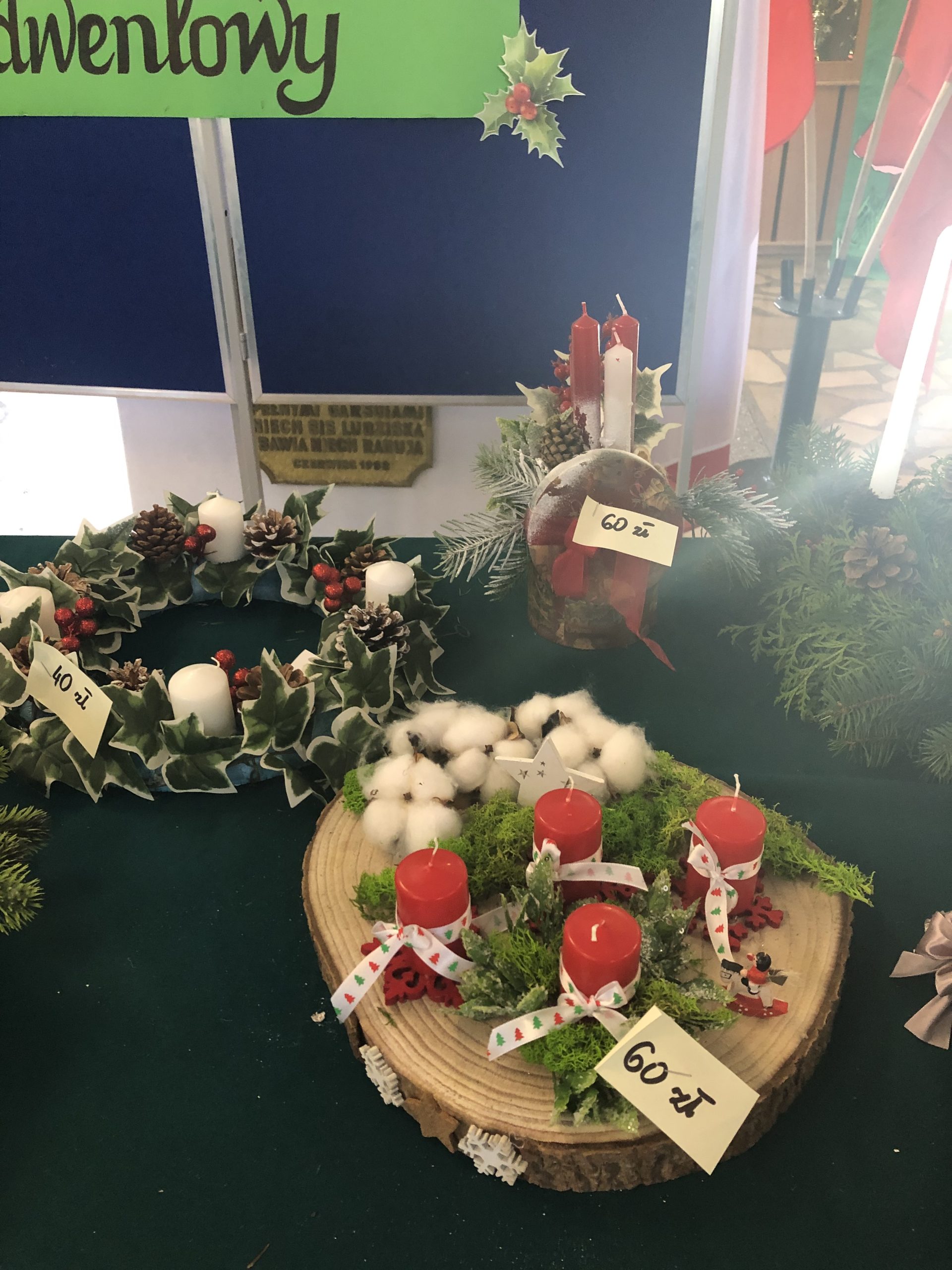 SZKOLNY KIERMASZ ADWENTOWY