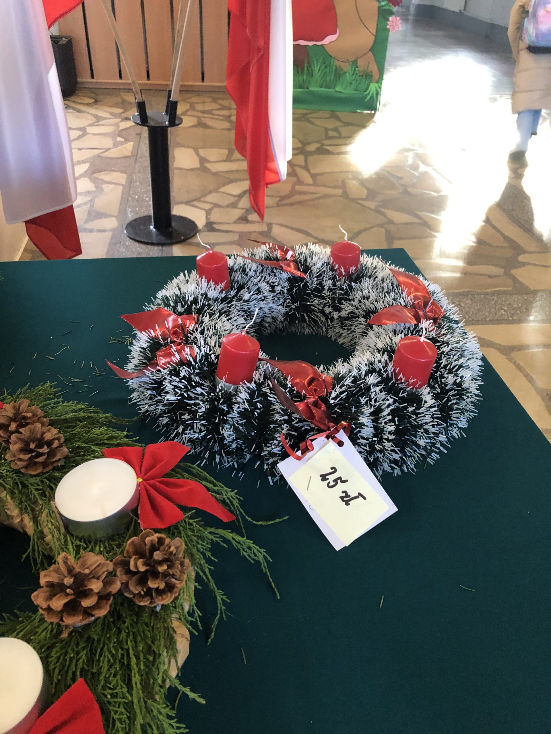 SZKOLNY KIERMASZ ADWENTOWY