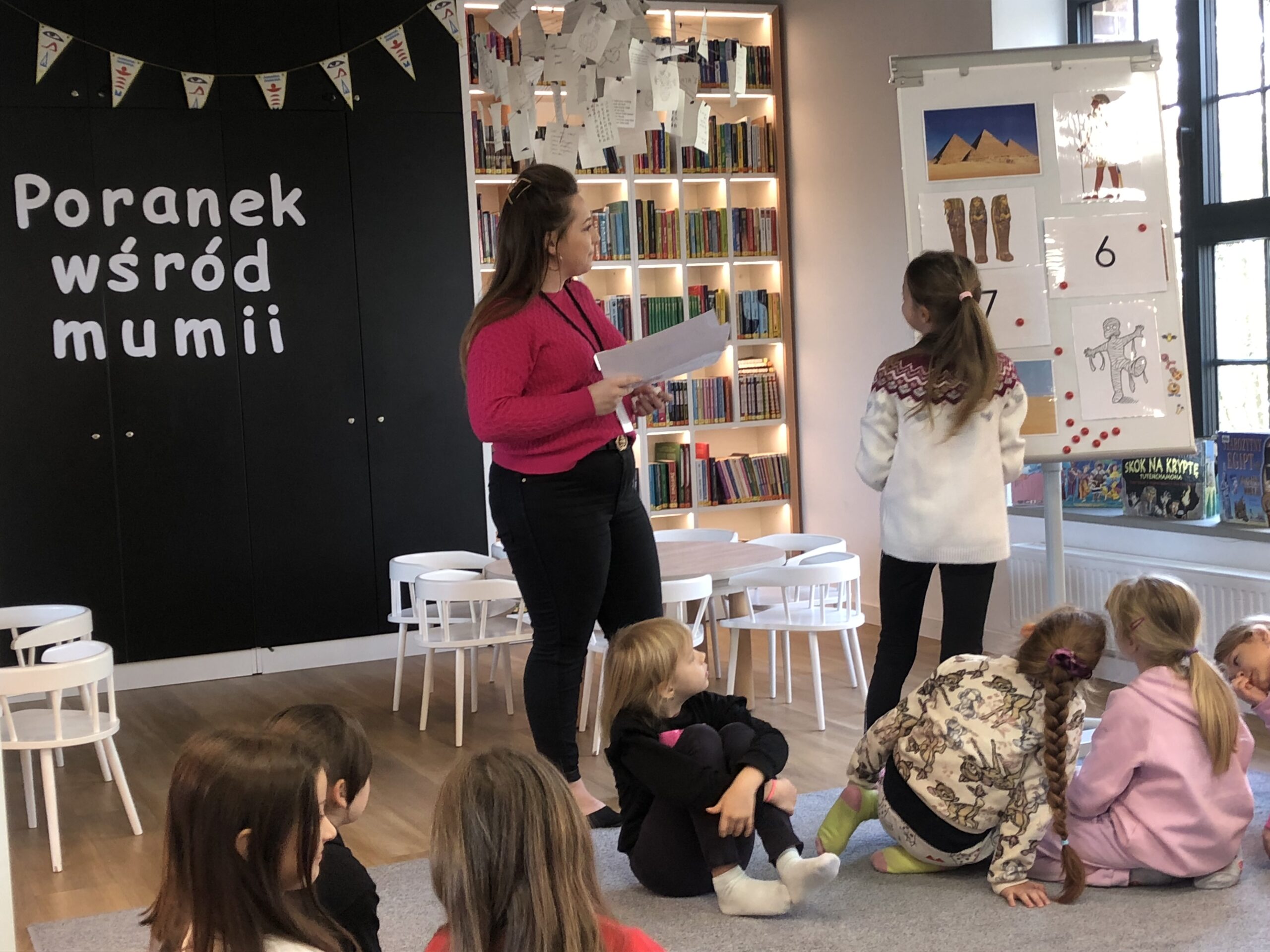 SPORTOWCY W BIBLIOTECE.