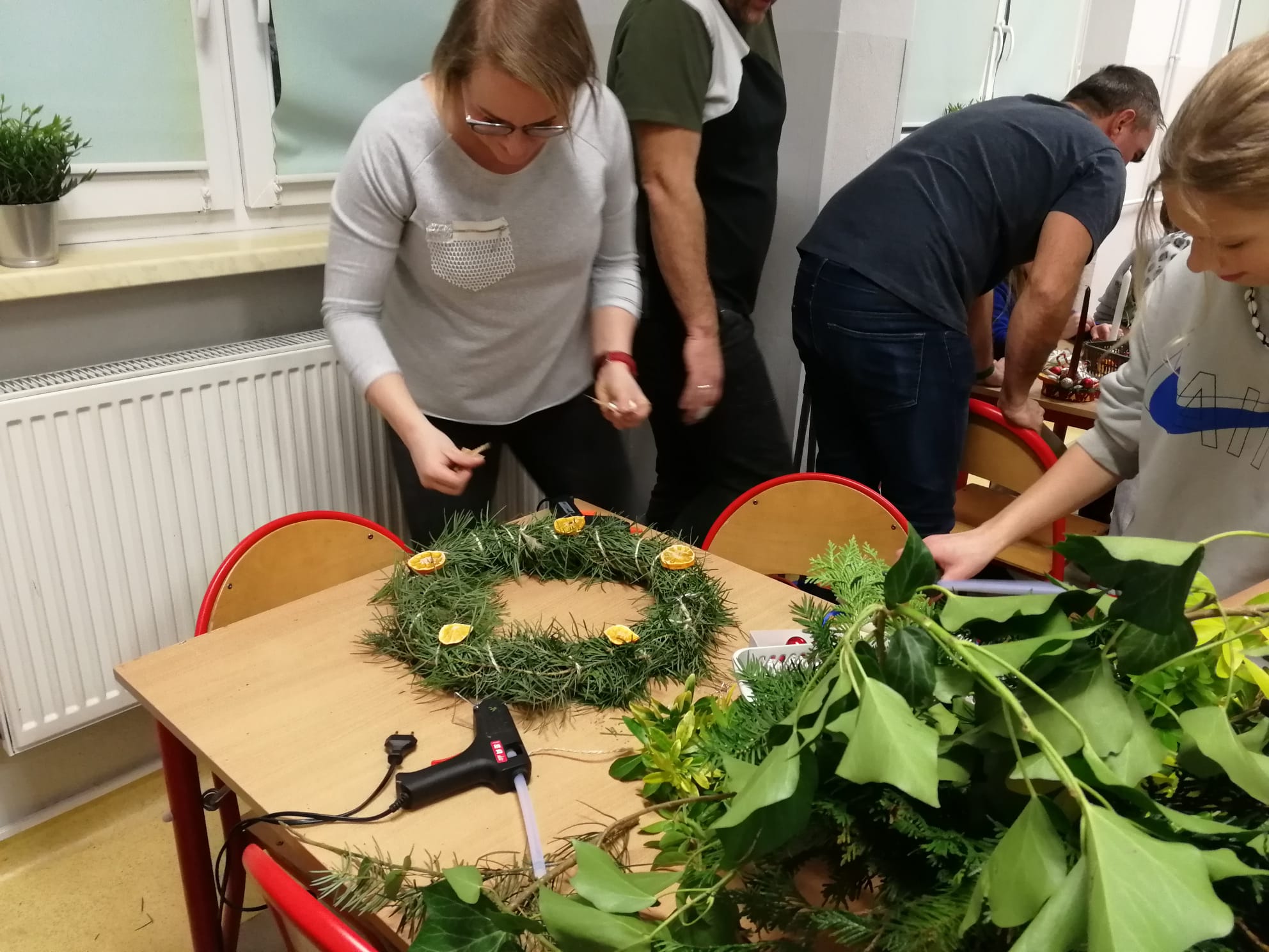 SZKOLNE WARSZTATY BOŻONARODZENIOWE