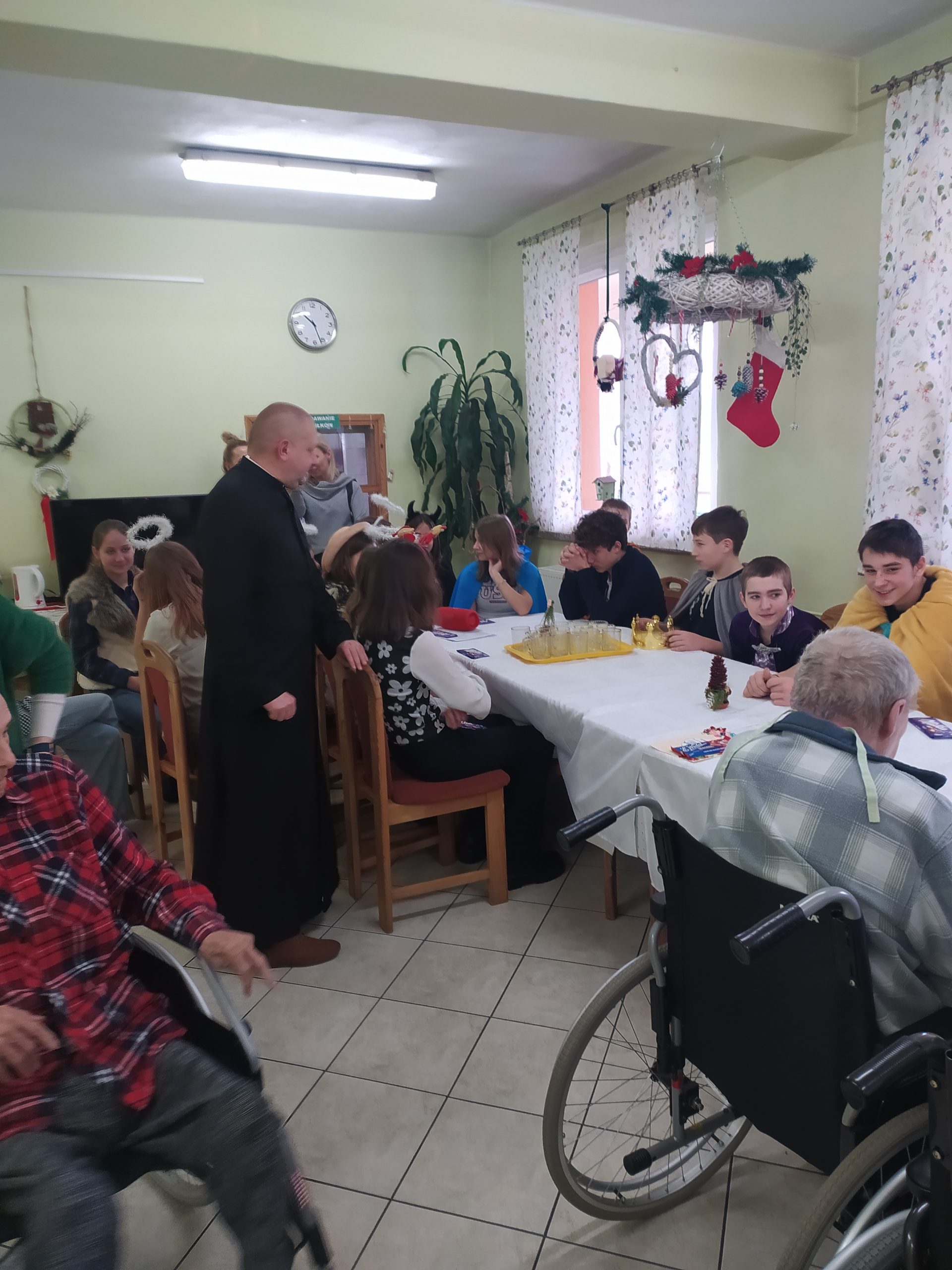 Kolędnicy w Domu Pomocy Społecznej w Żorach