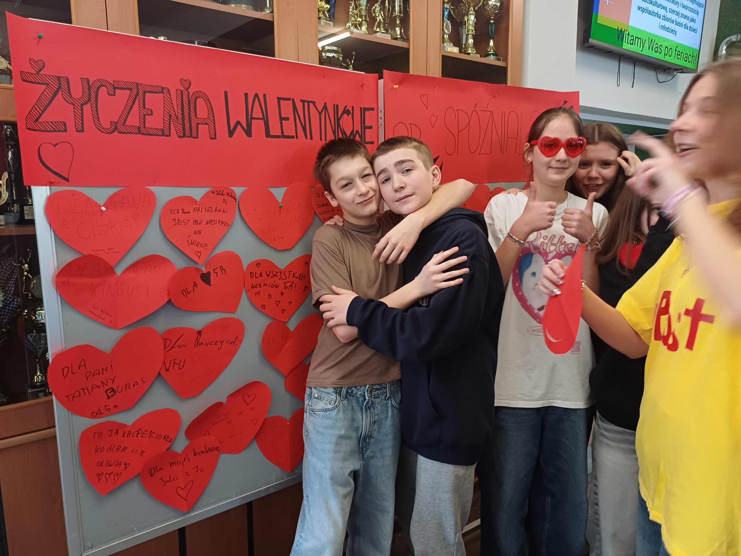 Społeczność szkolna w czasie szkolnych Walentynek