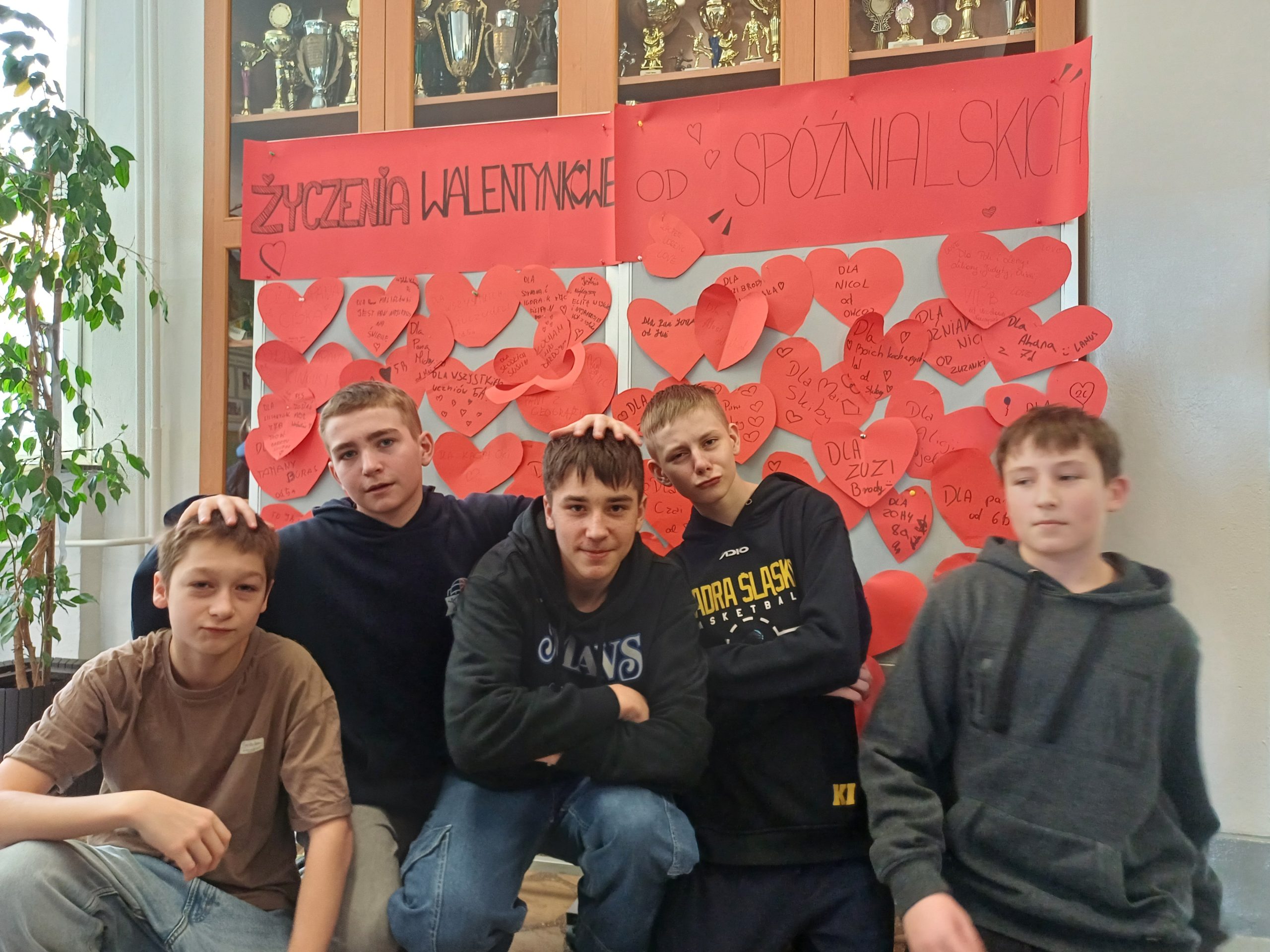Społeczność szkolna w czasie szkolnych Walentynek