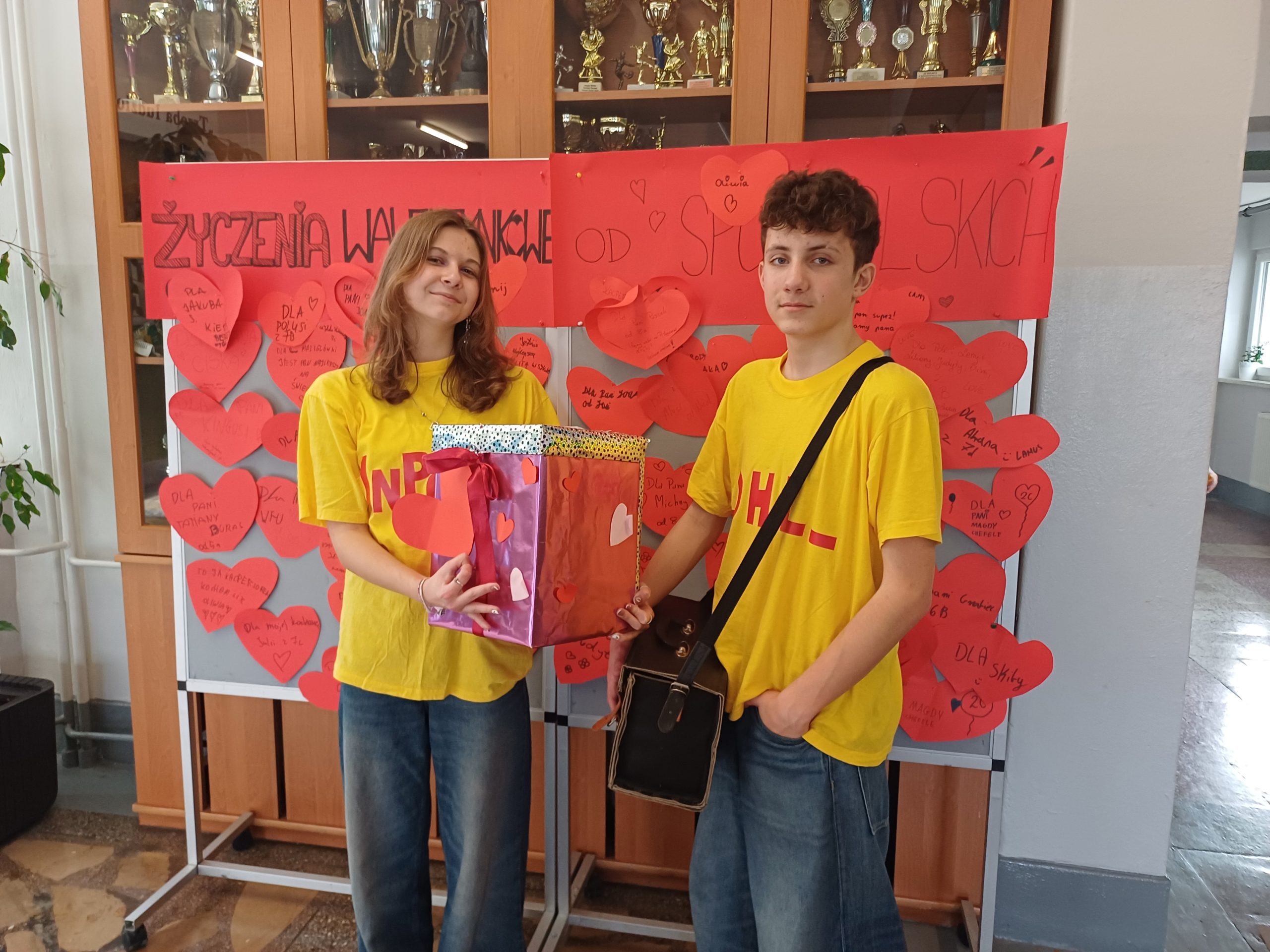 Społeczność szkolna w czasie szkolnych Walentynek