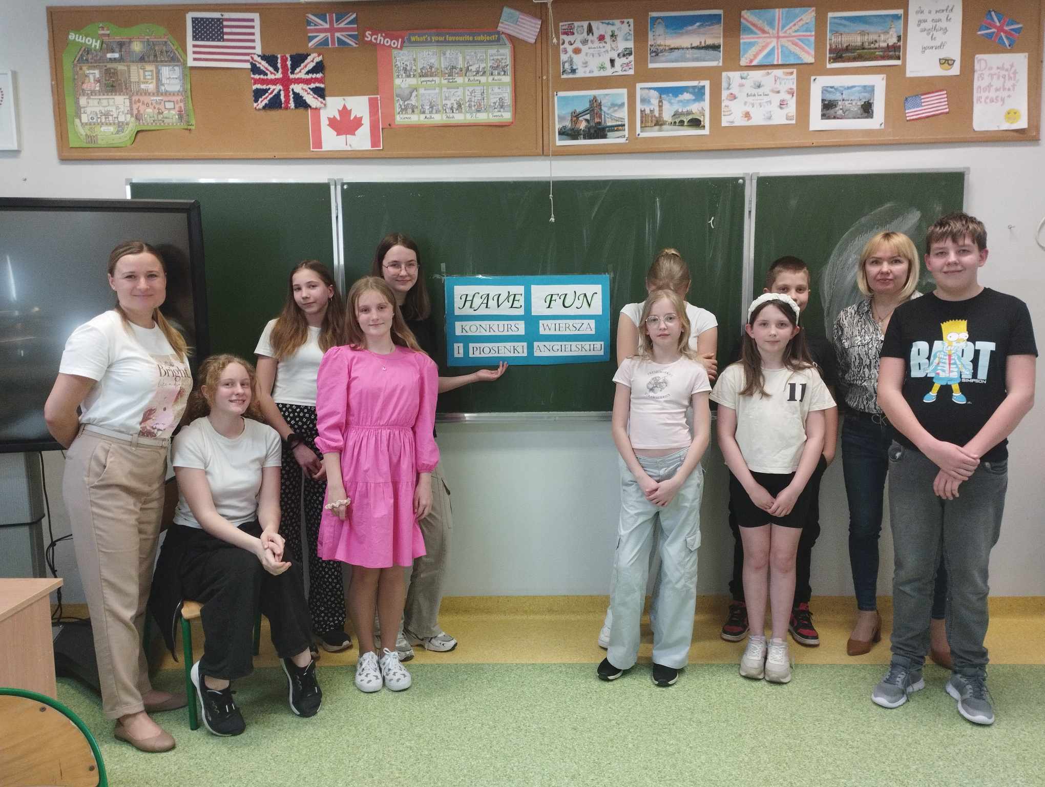 Uczestnicy szkolnego konkursu piosenki i poezji anglojęzycznej HAVE FUN.