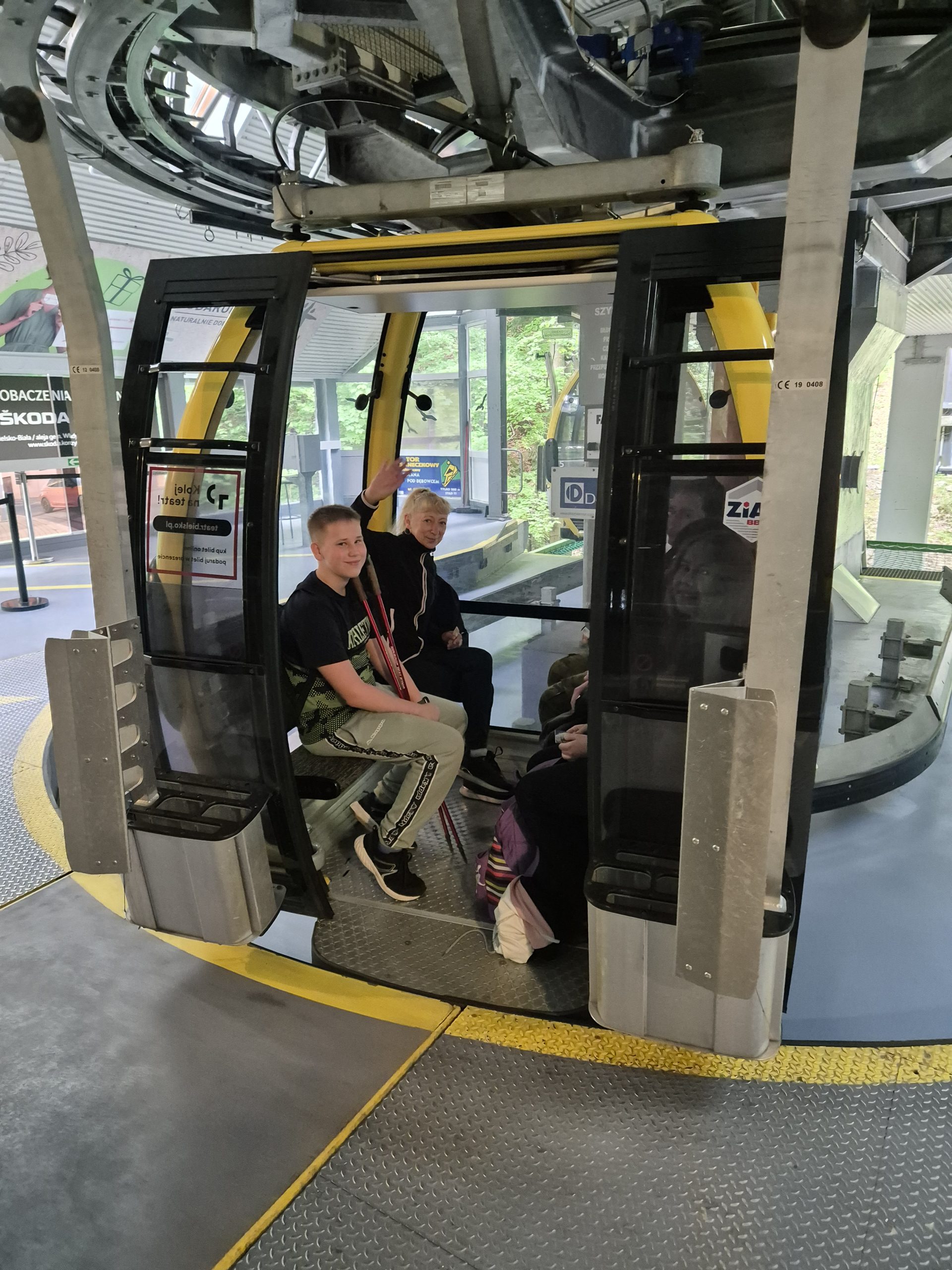 Klasy 7 na wycieczce w góry.