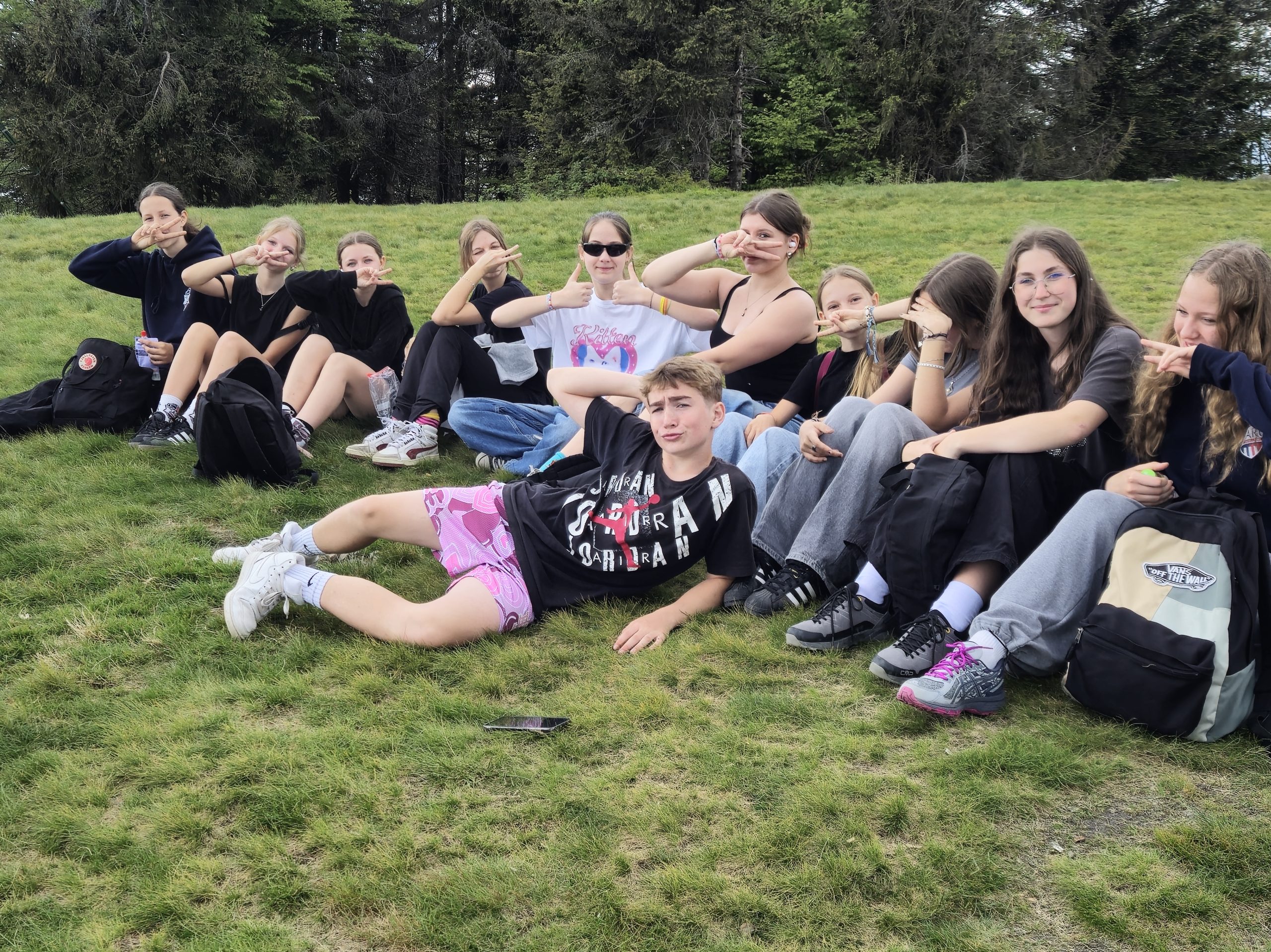 Klasy 7 na wycieczce w góry.