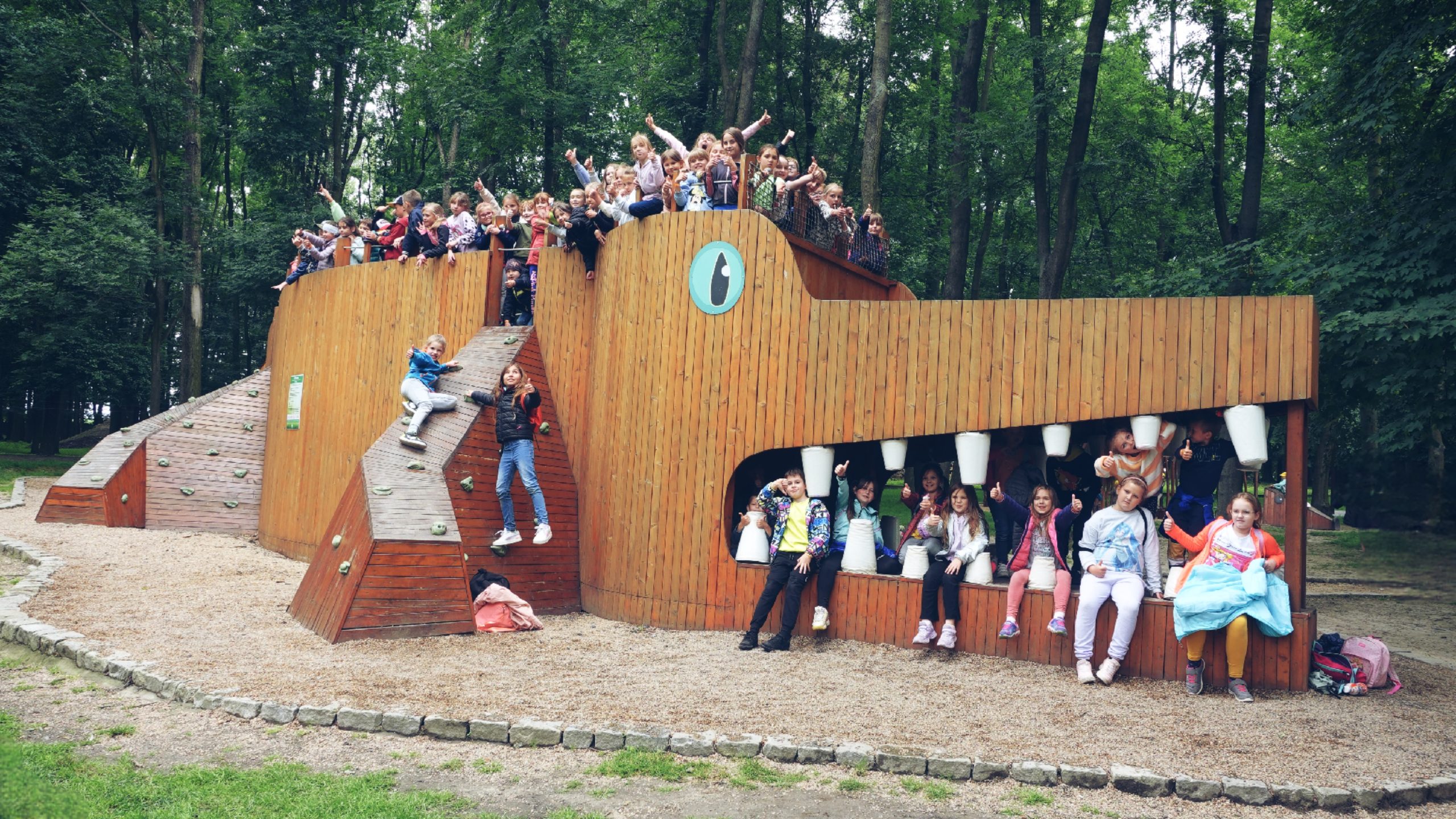 Wychowankowie świetlicy podczas wycieczki.