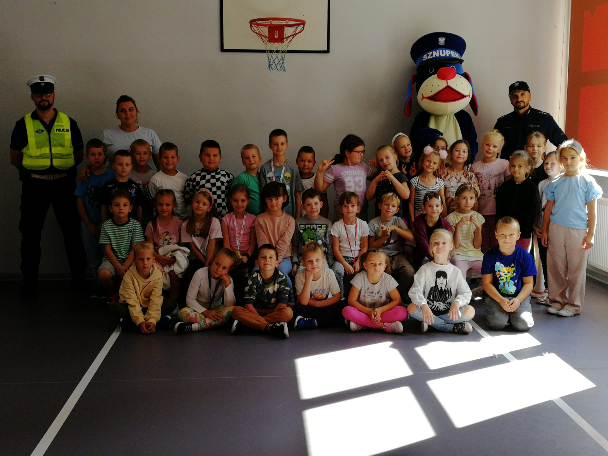 Spotkanie Pierwszaków z Policjantem