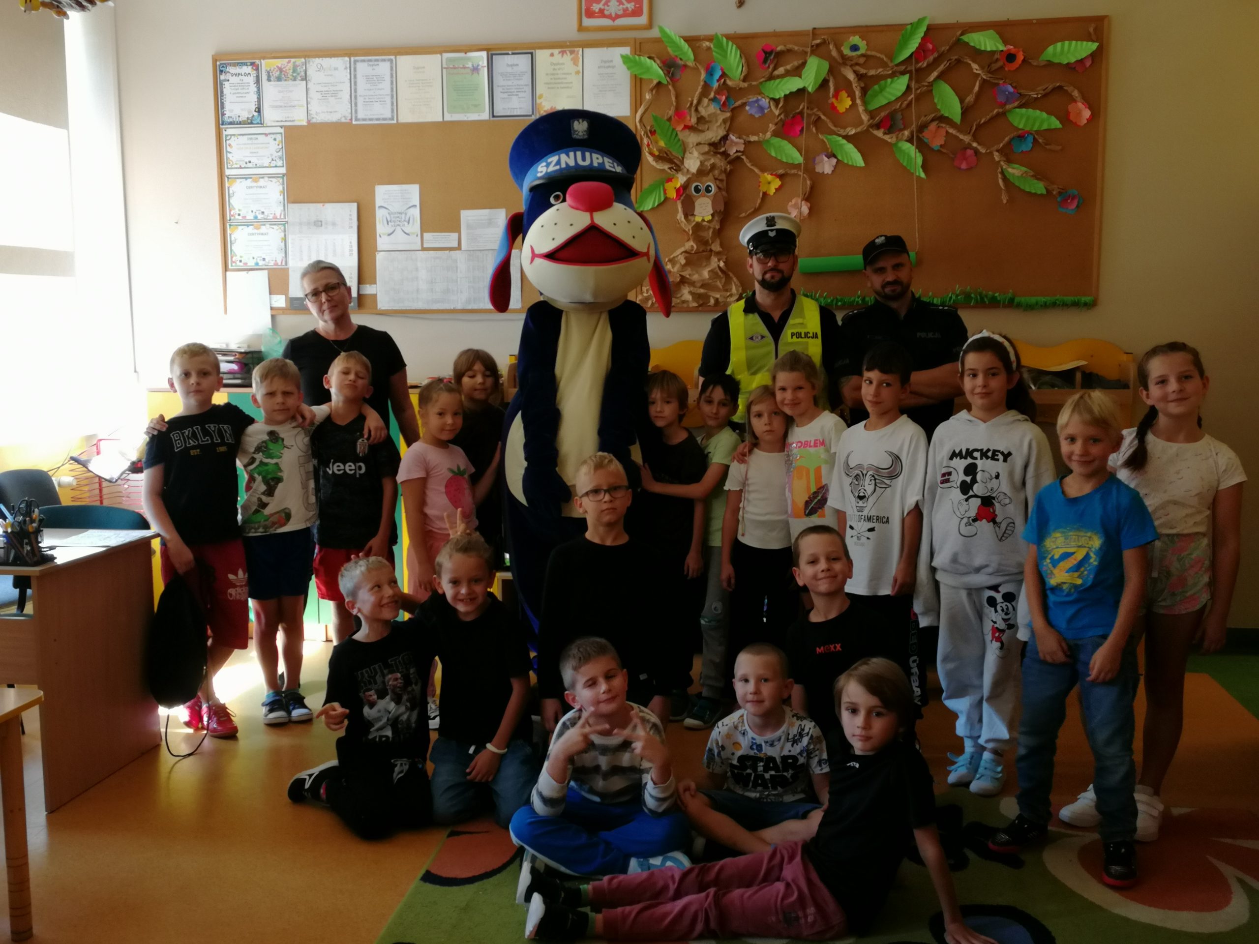 Spotkanie Pierwszaków z Policjantem