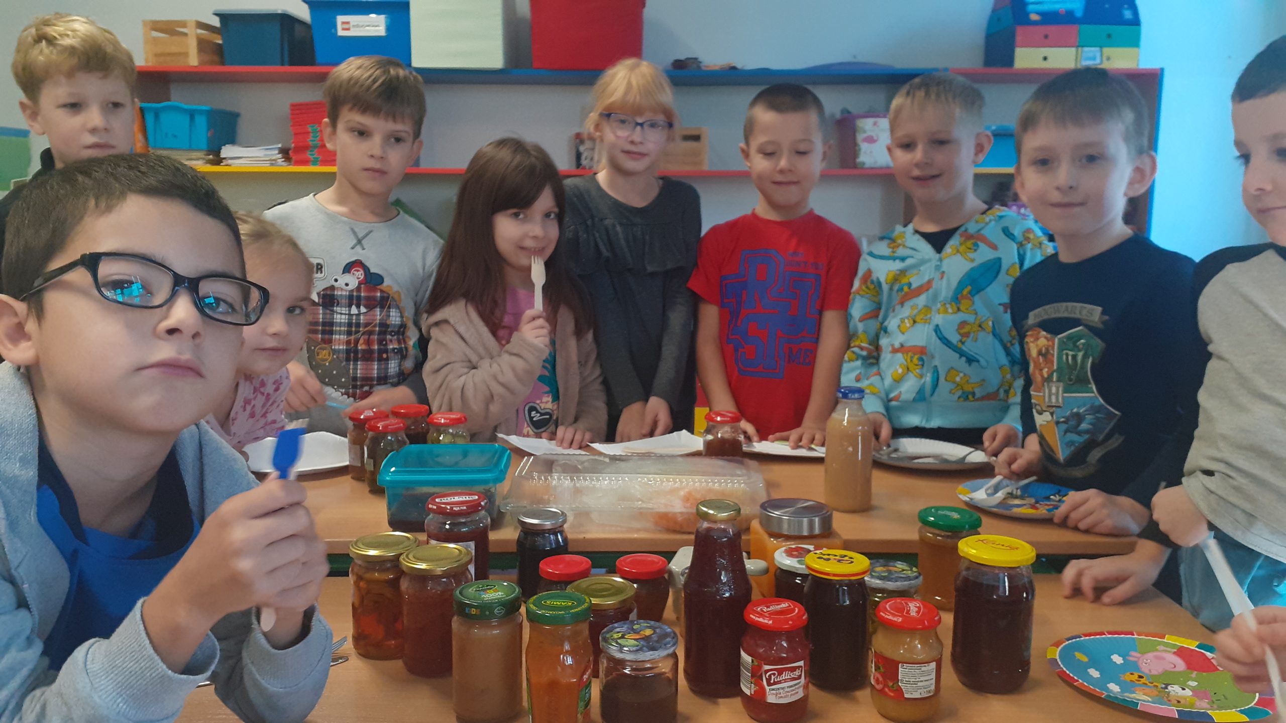 Uczniowie klasy 1a podczas zajęć.