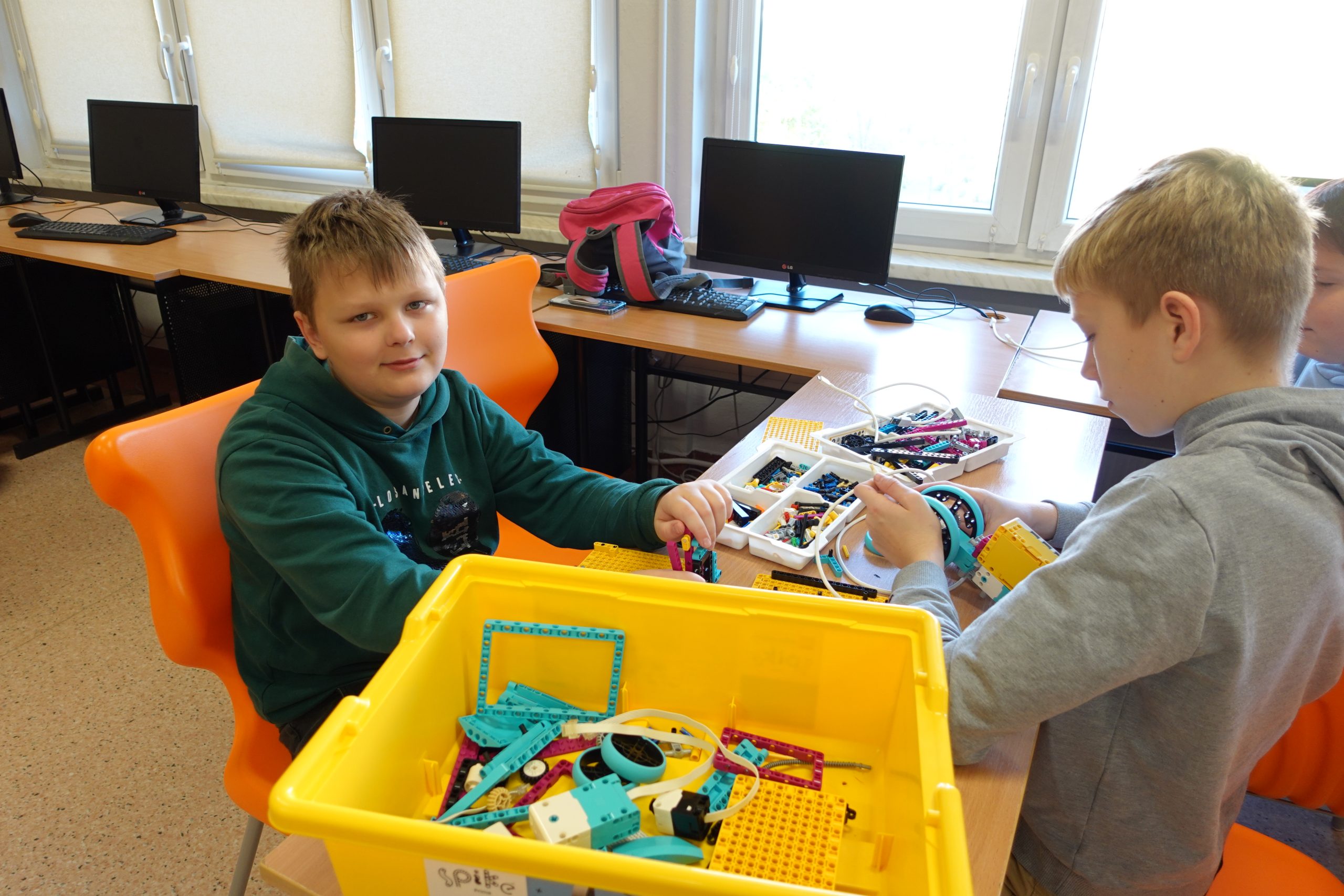 Uczniowie podczas Europejskiego Tygodnia Kodowania- Code Weeek 2024