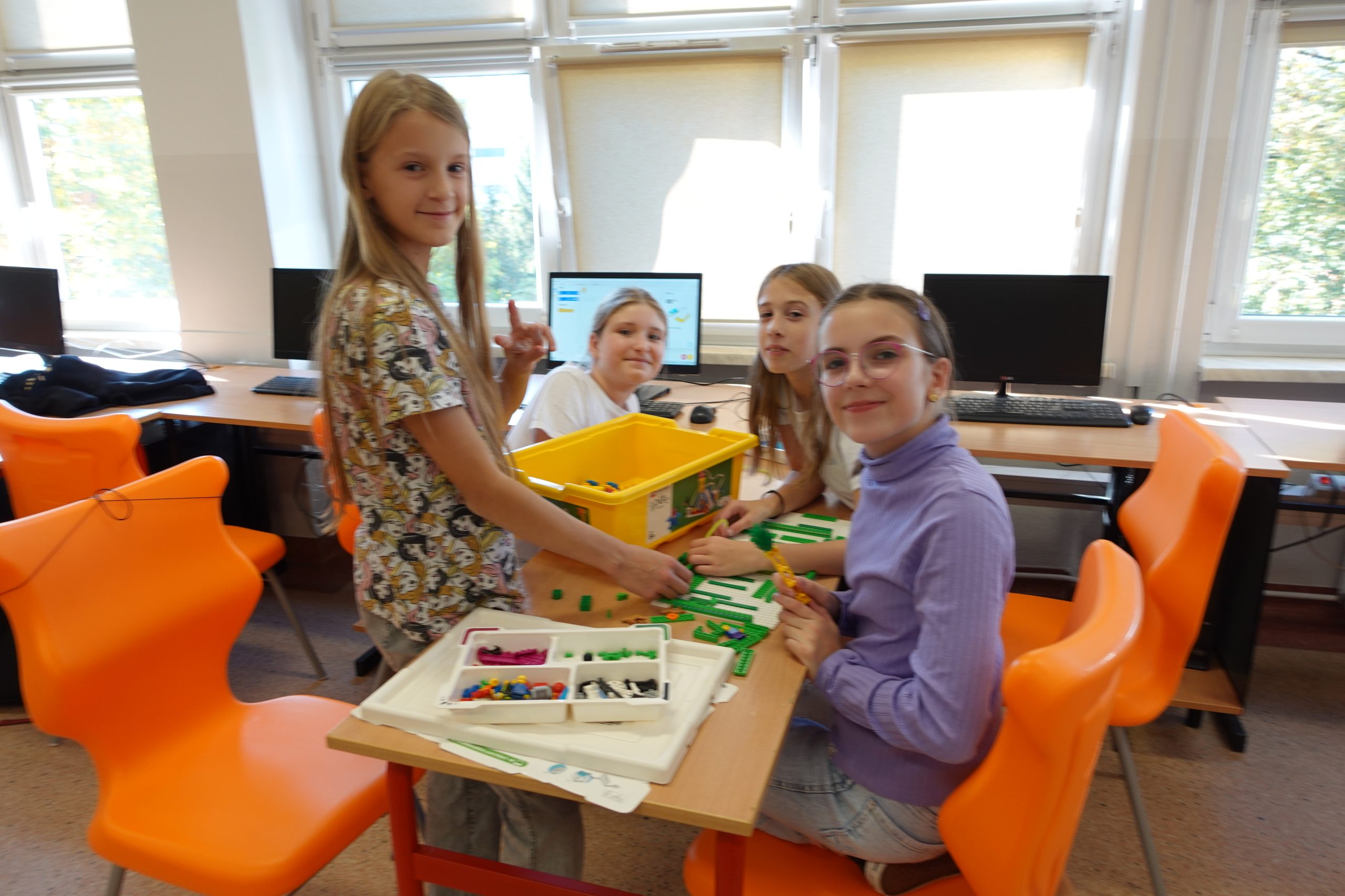 Uczniowie podczas Europejskiego Tygodnia Kodowania- Code Weeek 2024