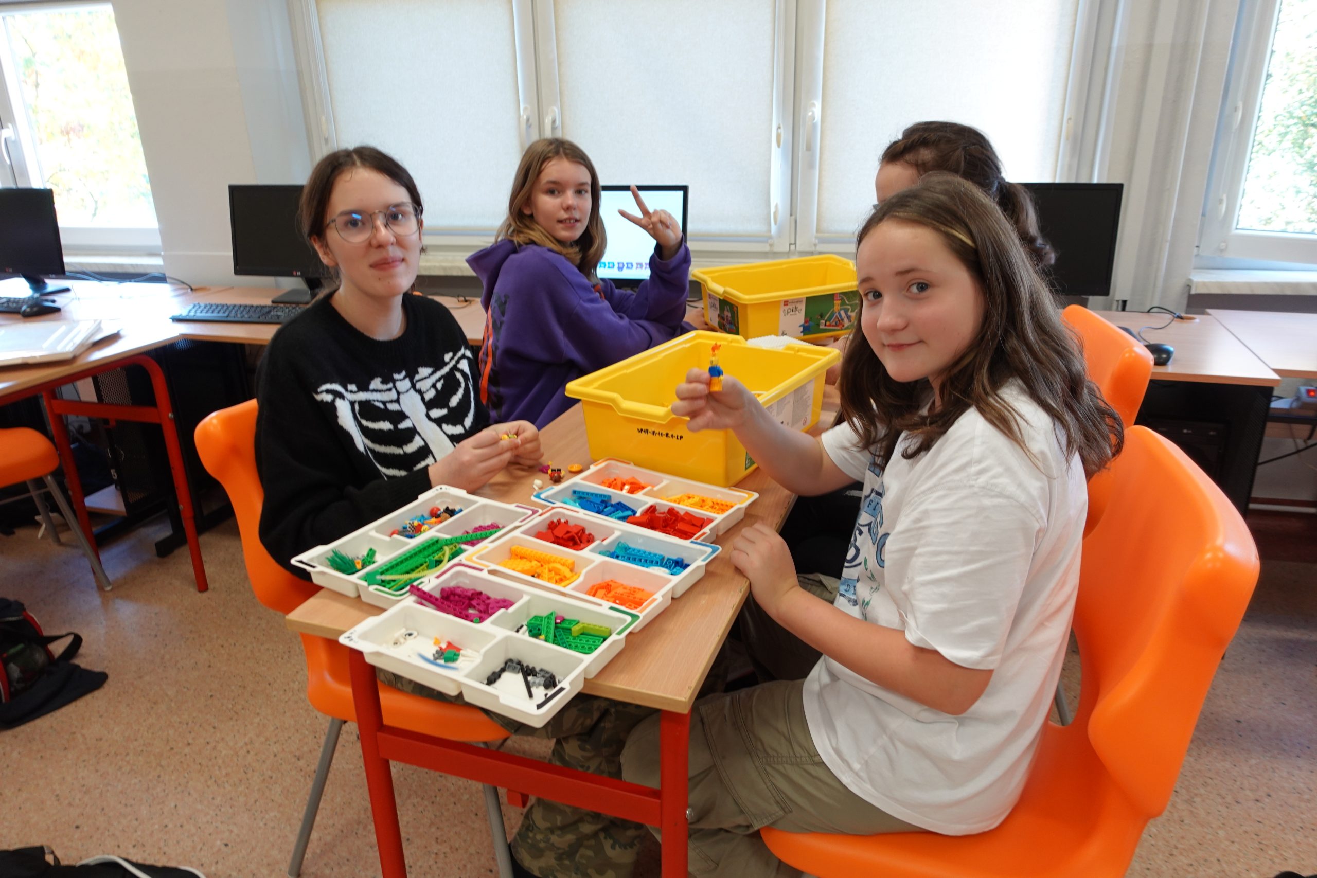 Uczniowie podczas Europejskiego Tygodnia Kodowania- Code Weeek 2024