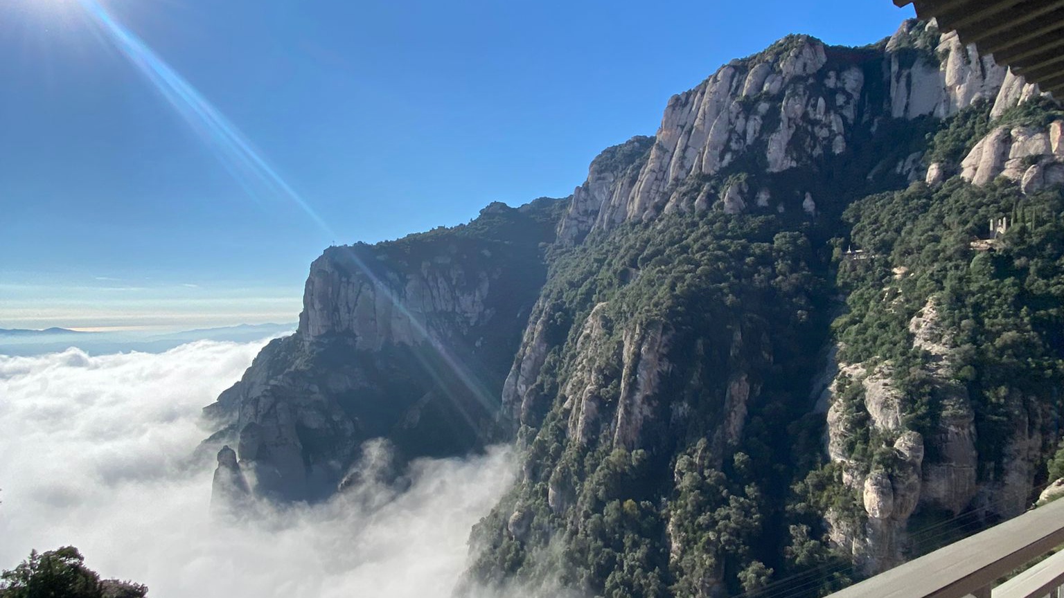 Zdjęcie gór i morza