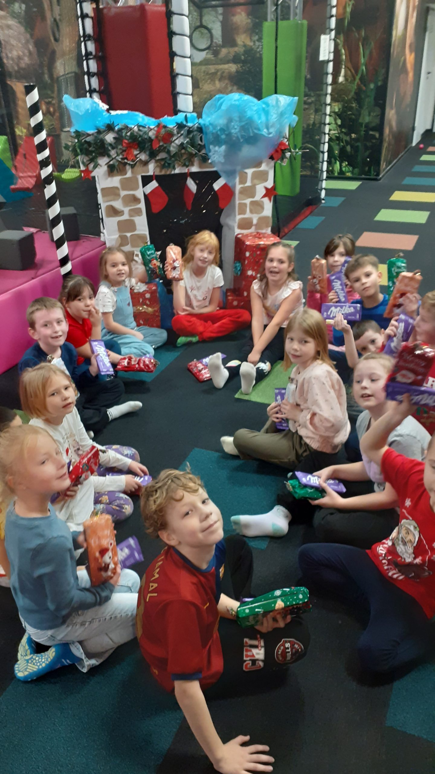 Uczniowie klasy 1a w Ninja Parku