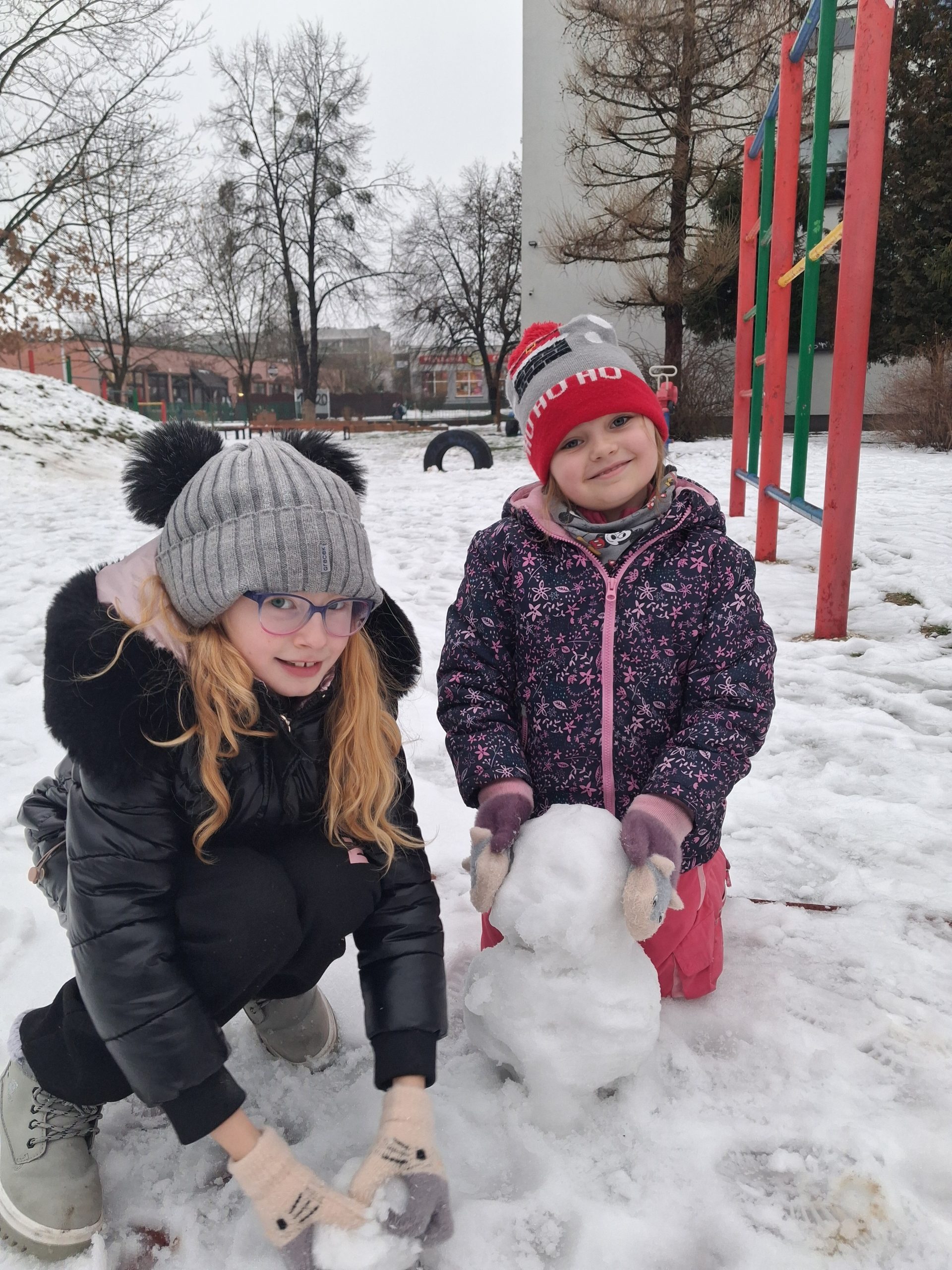 Zabawy na śniegu klasy 1a