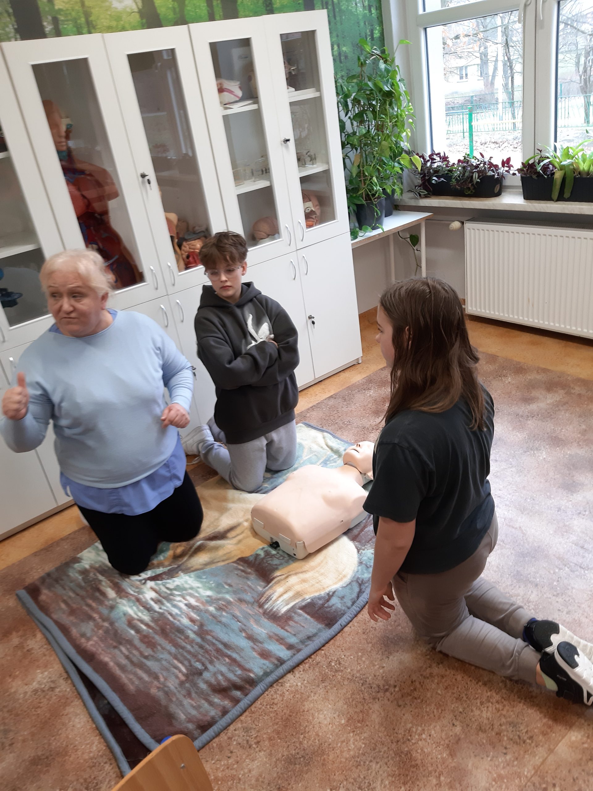 Zajęcia pierwszej pomocy w klasie 6b