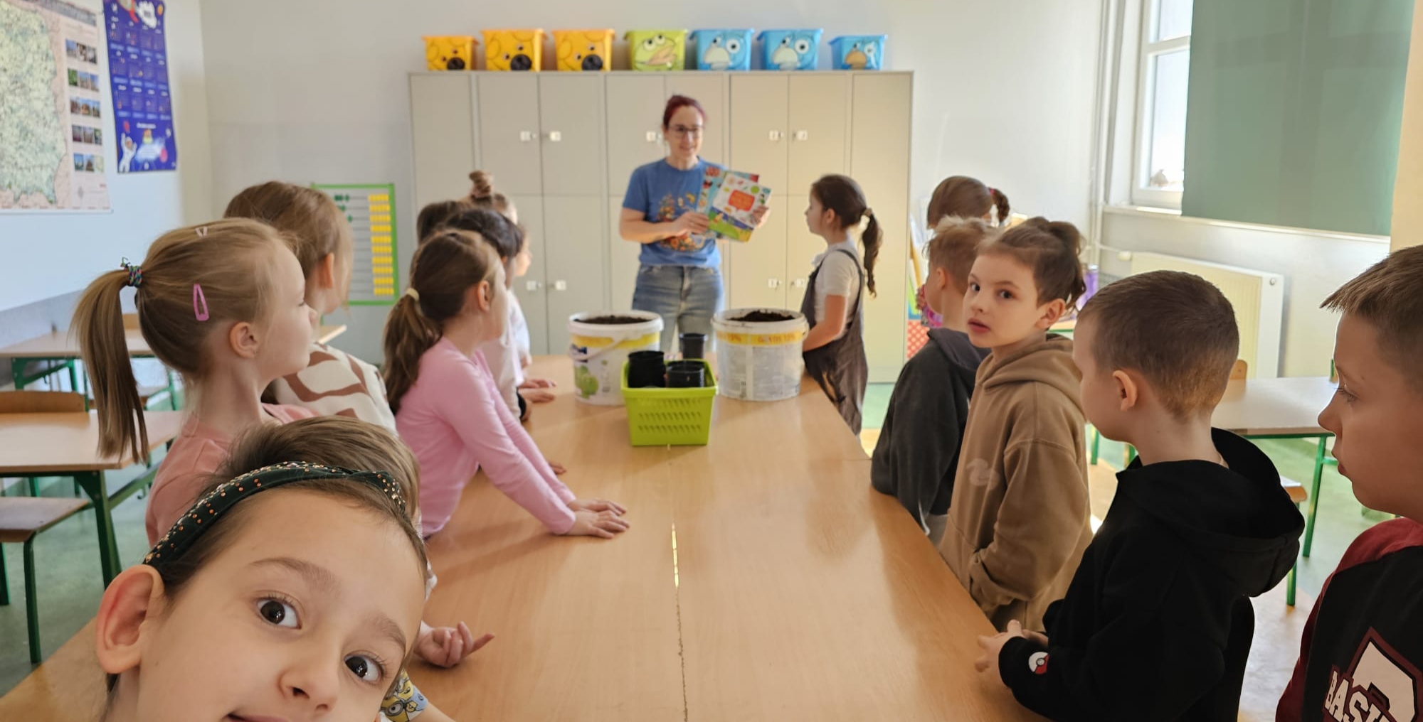 Uczennice i uczniowie w trakcie realizacji projektu.