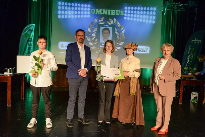 Laureaci oraz organizatorzy konkursu Co wiesz o Żorach?