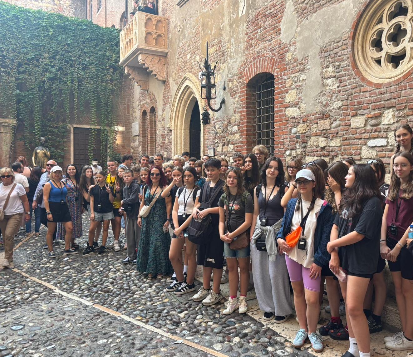 Uczniowie szkoły podczas wycieczki do Włoch.