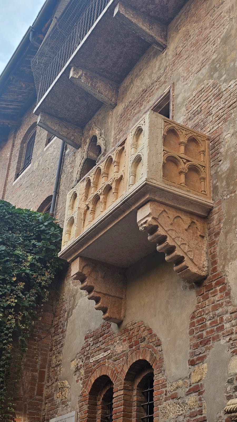 Uczniowie szkoły podczas wycieczki do Włoch.