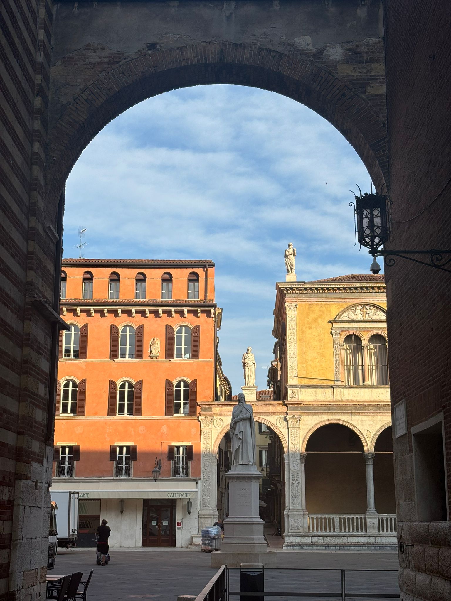 Uczniowie podczas zwiedzania Werony i jeziora Garda