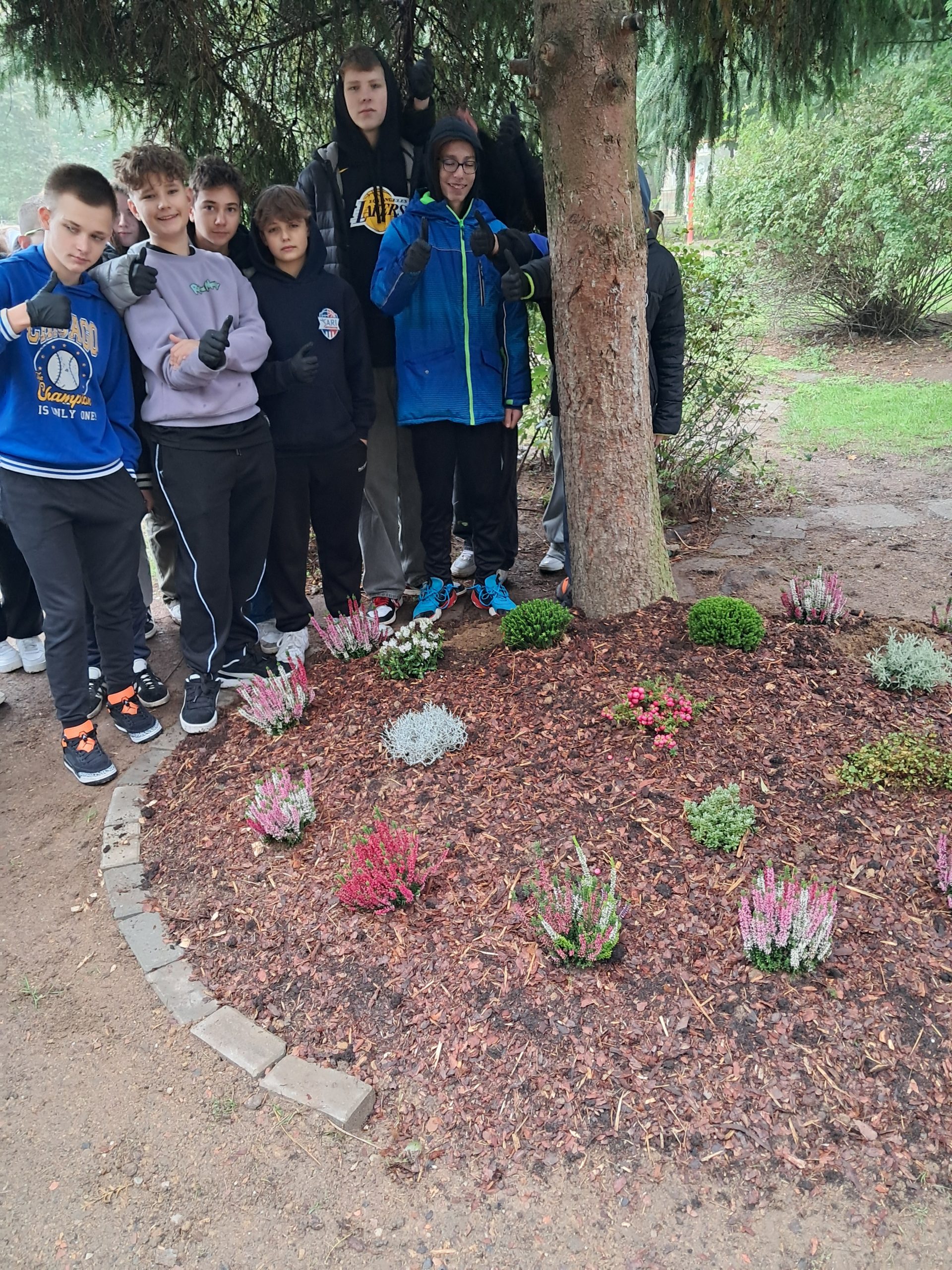 Klasa 7b aktywnie włączyła się w akcję Krokus.