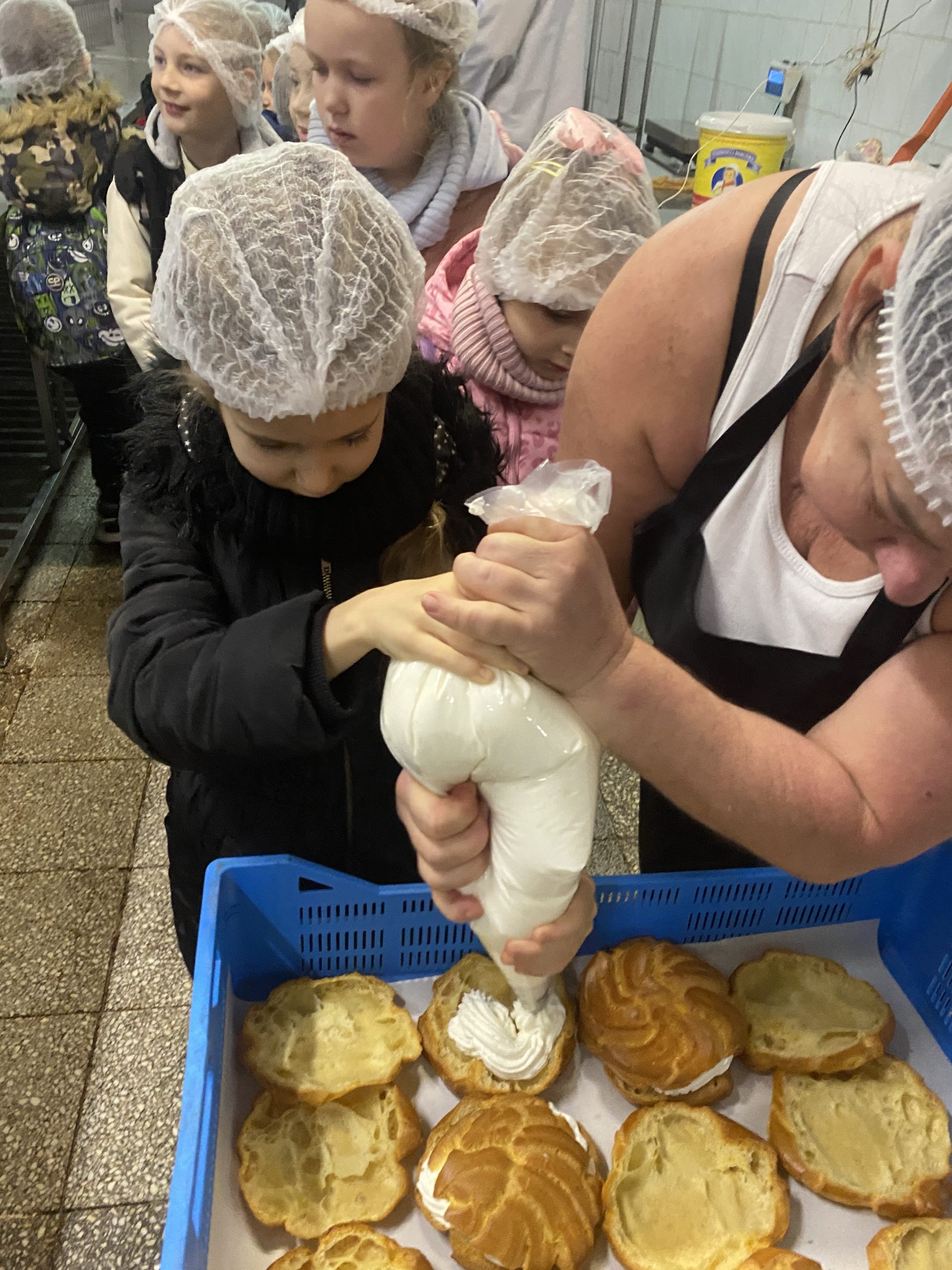 Wycieczka klasy 1a do piekarni "Kristof"