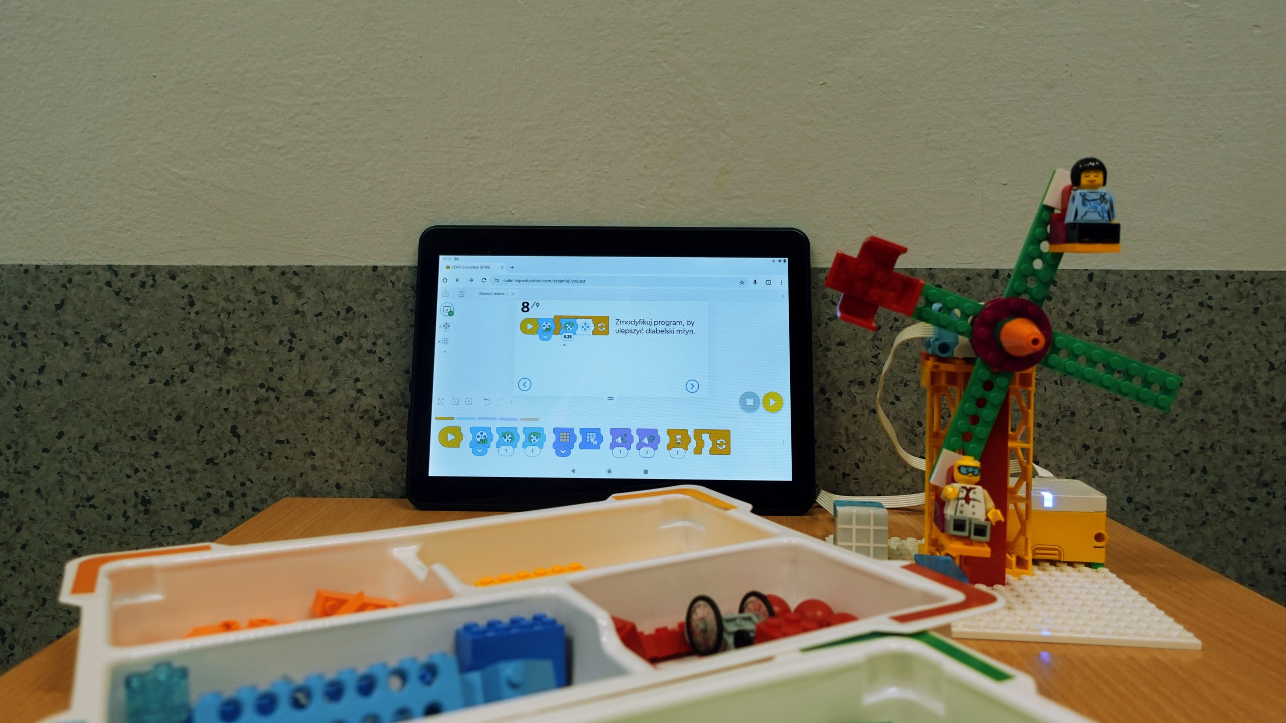 Nauka programowania w klasie 2B.