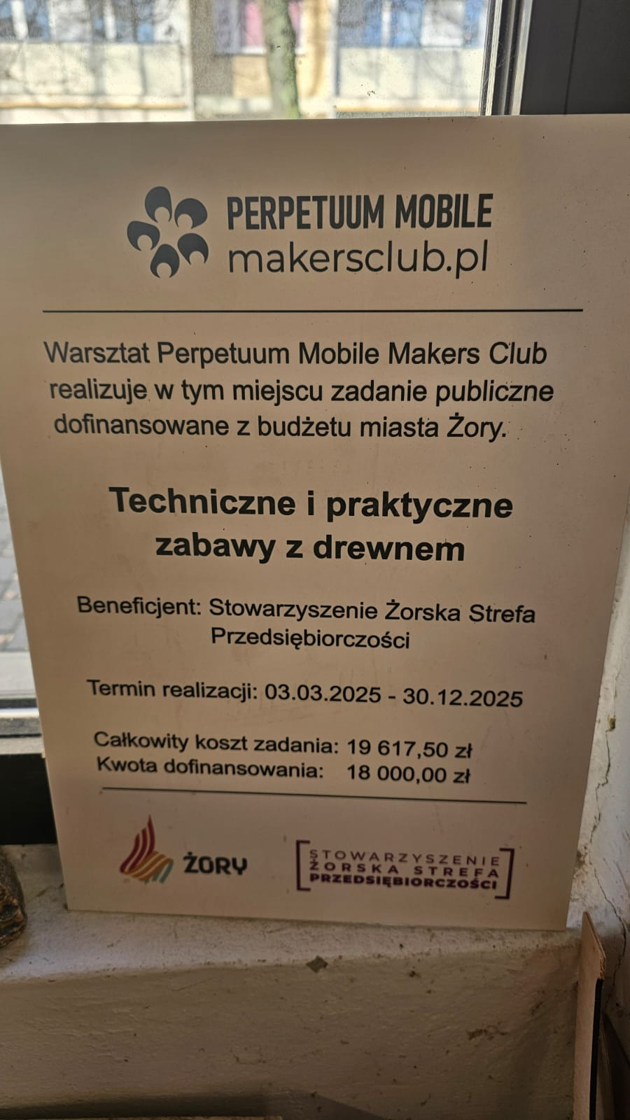 Techniczne i praktyczne zabawy z drewnem – uczniowie klas 5 na warsztatach stolarskich!