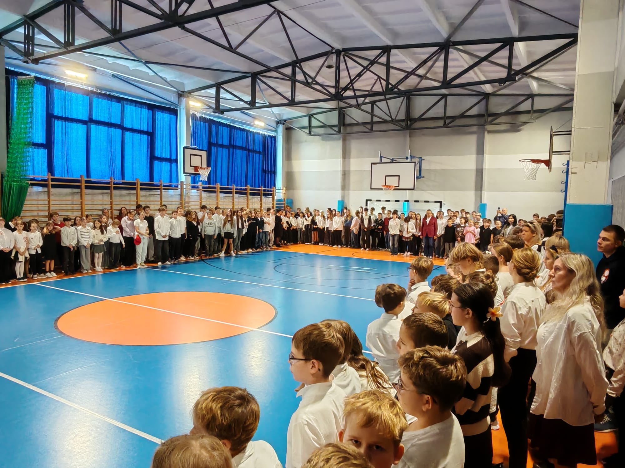 Nasza szkoła wzięła udział w ogólnopolskiej akcji „Szkoła do hymnu”! 