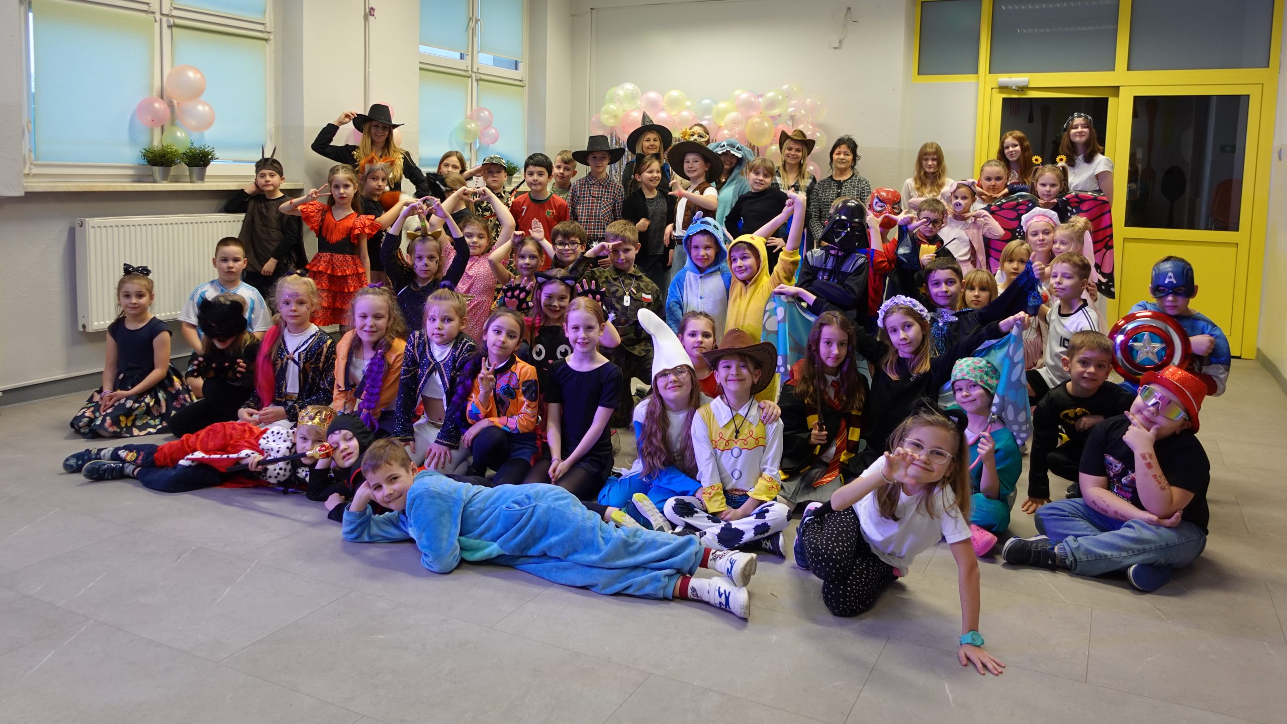 Świetlicowy Bal Przebierańców.