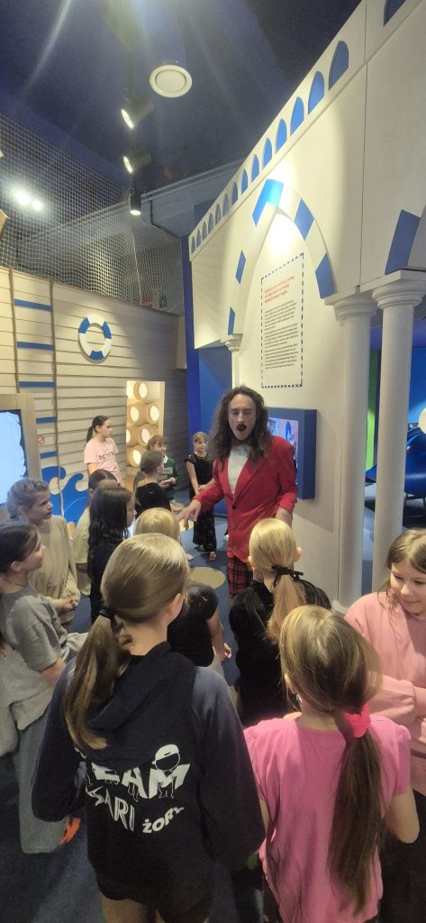 Wycieczka klas 4 do Bajki Kleksa.